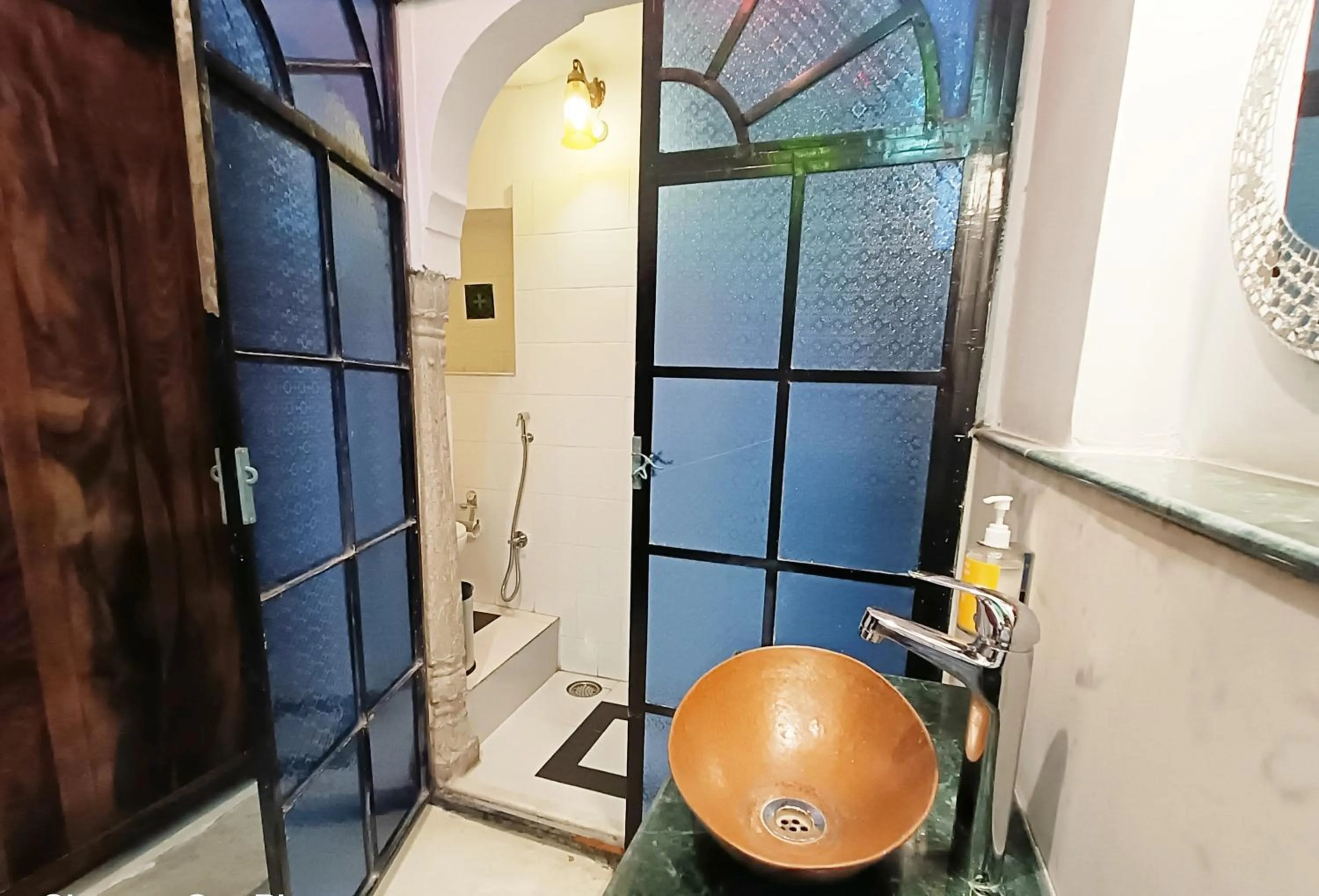 Bathroom in Bloom Boutique l Chelon Haveli