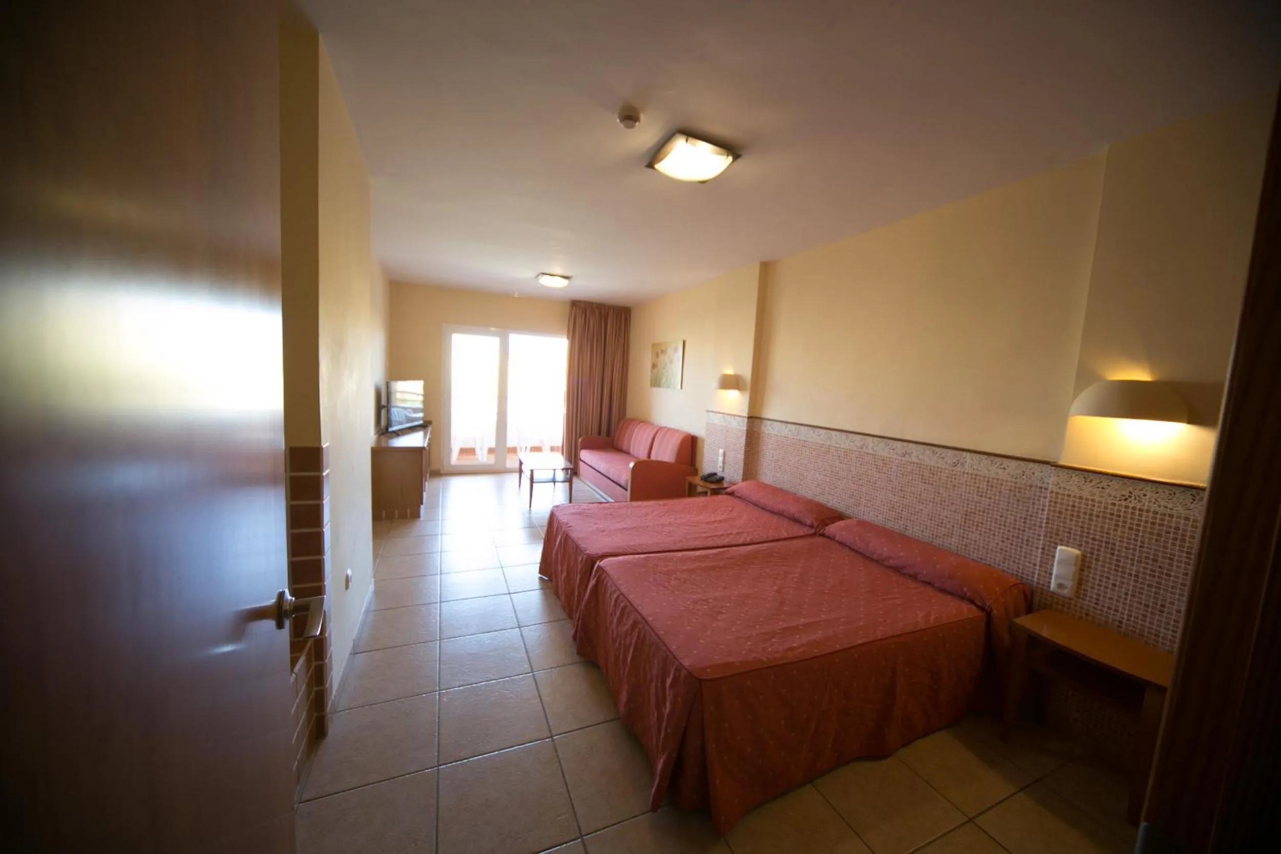 Seating area, Bed in Arena Center