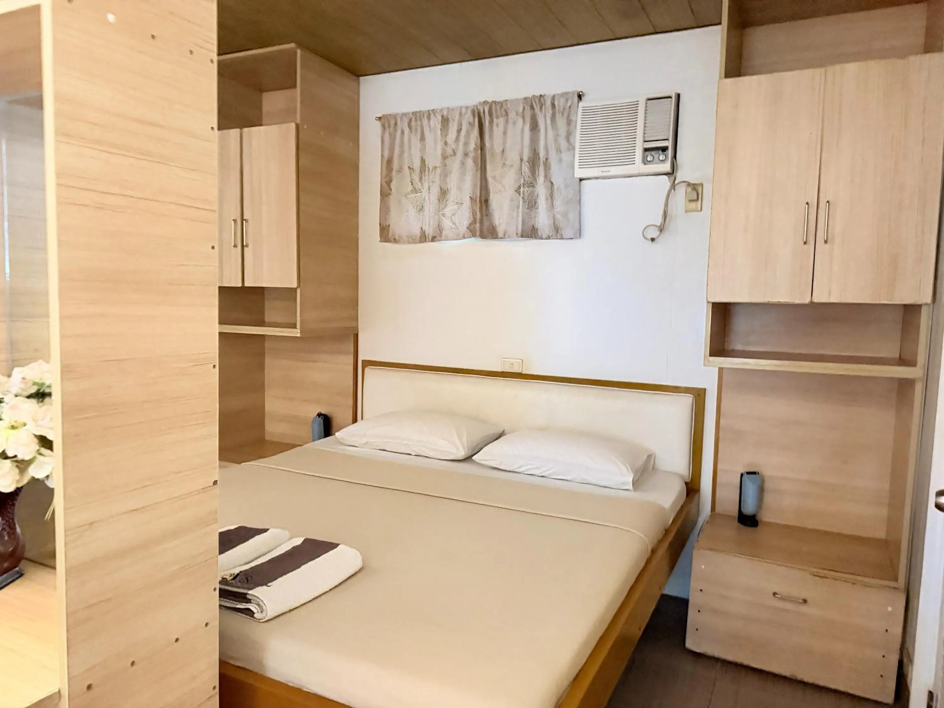 Bed in SEAVIEW BEACH RESORT