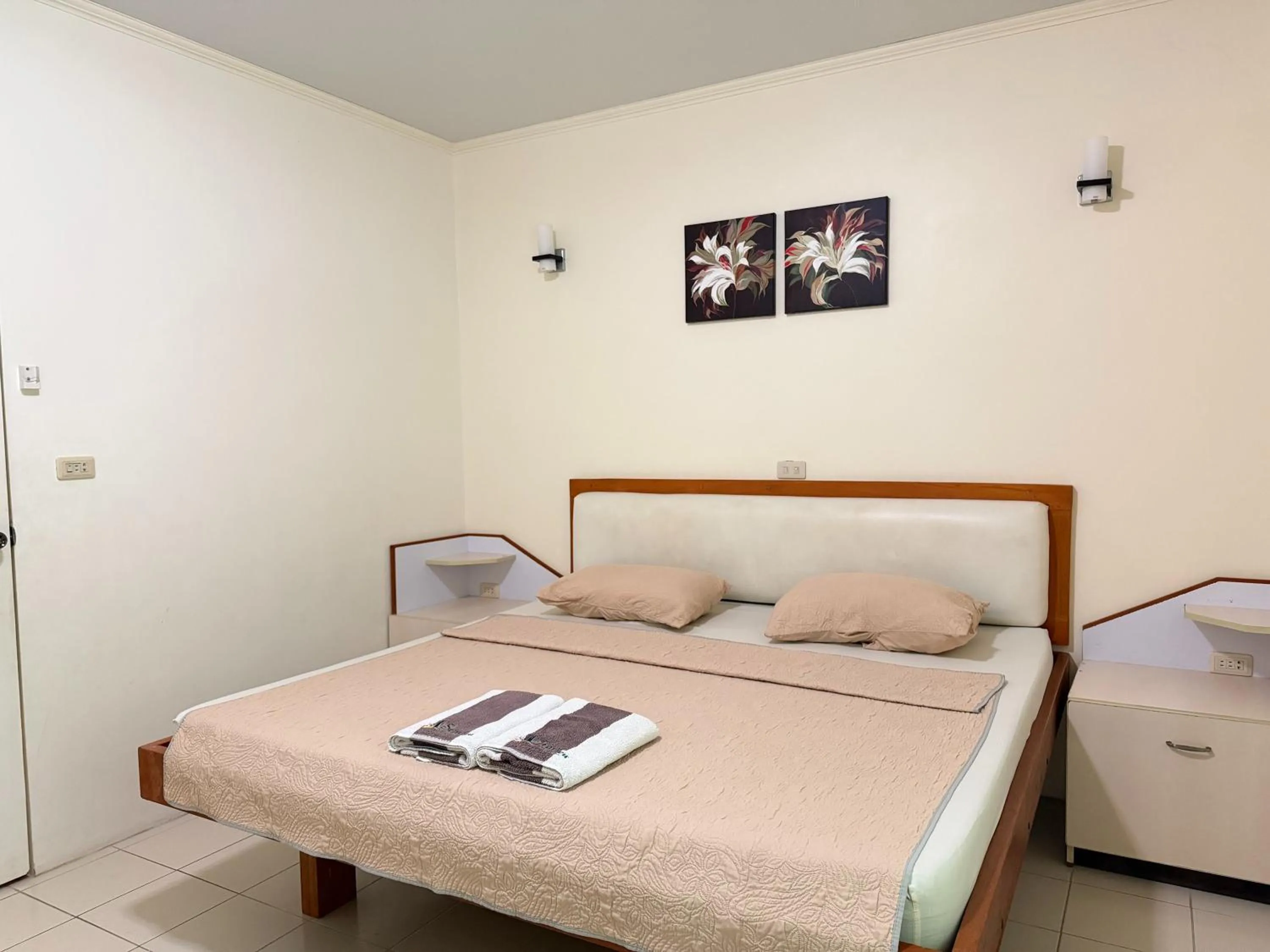 Bed in SEAVIEW BEACH RESORT