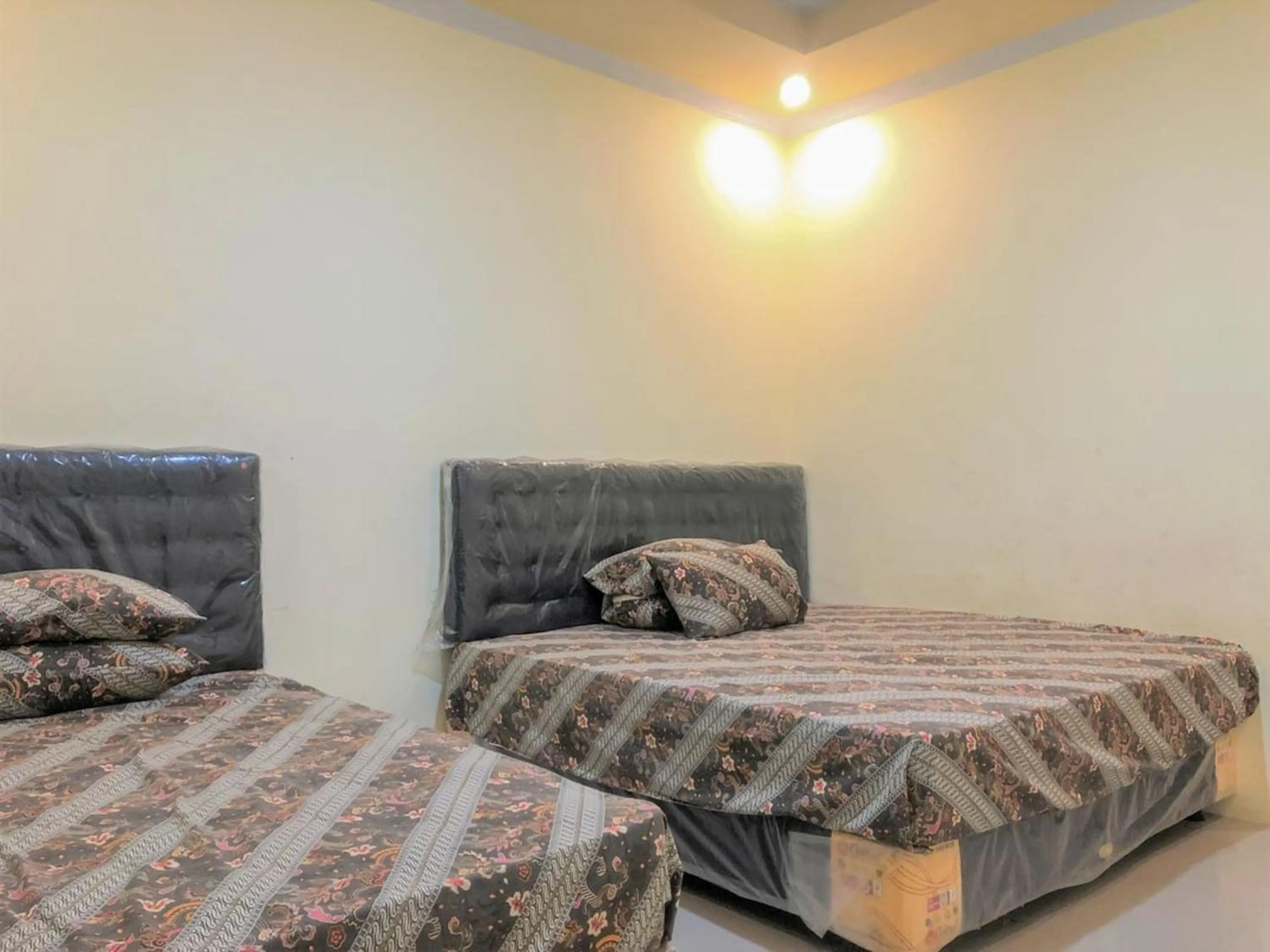 Bedroom, Bed in Edotel SMKN 2 Pinrang Mitra RedDoorz