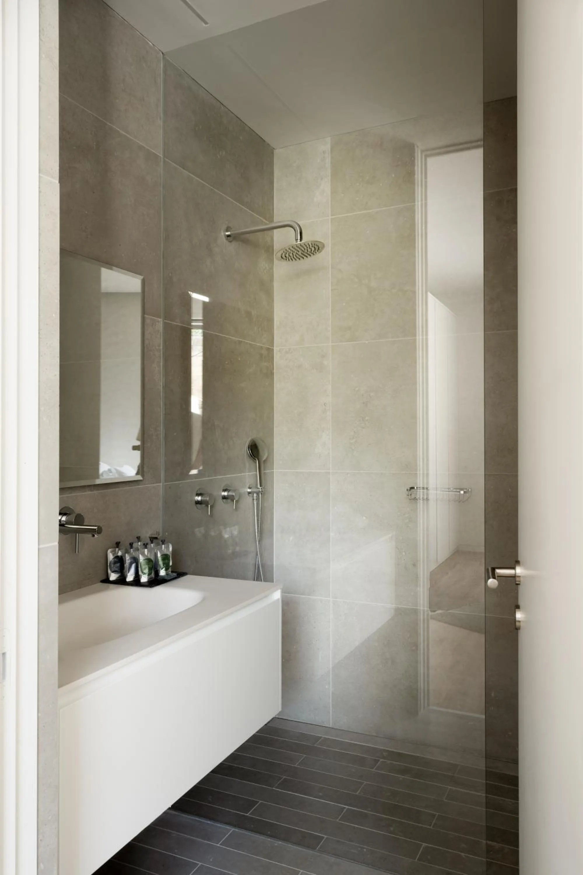 Shower in THE Y HOUSE