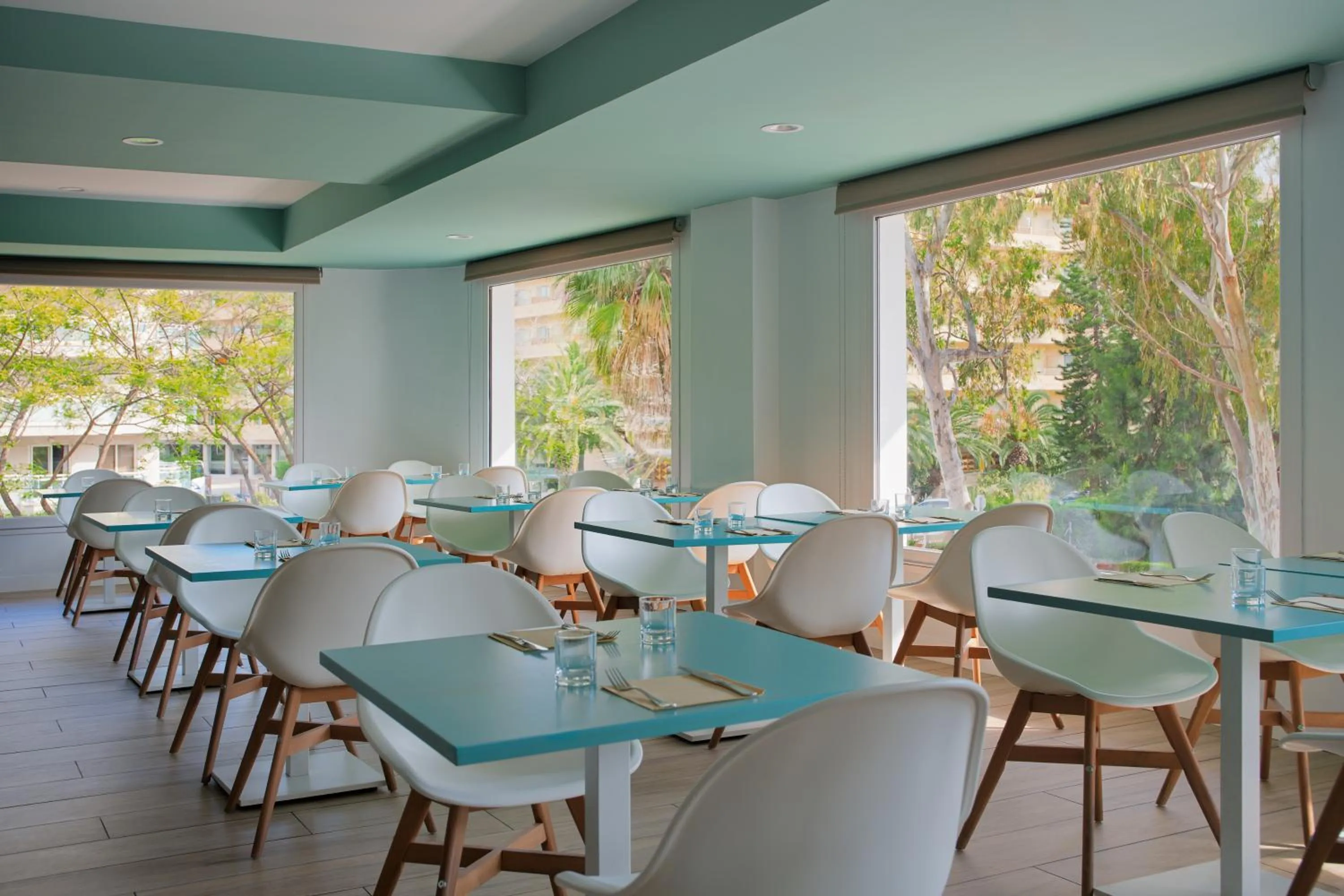 Restaurant/places to eat in Ponient Pirámide Salou by PortAventura World