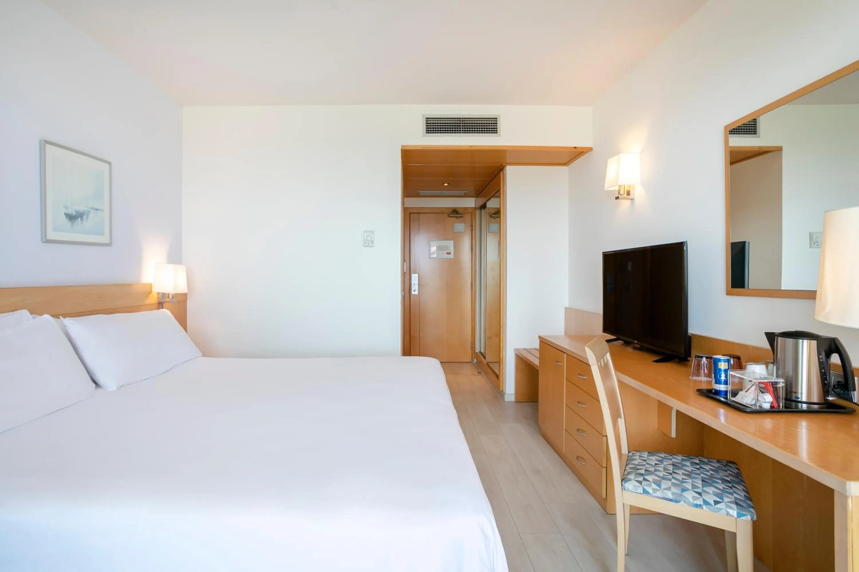 Bed in Sol Port Cambrils Hotel