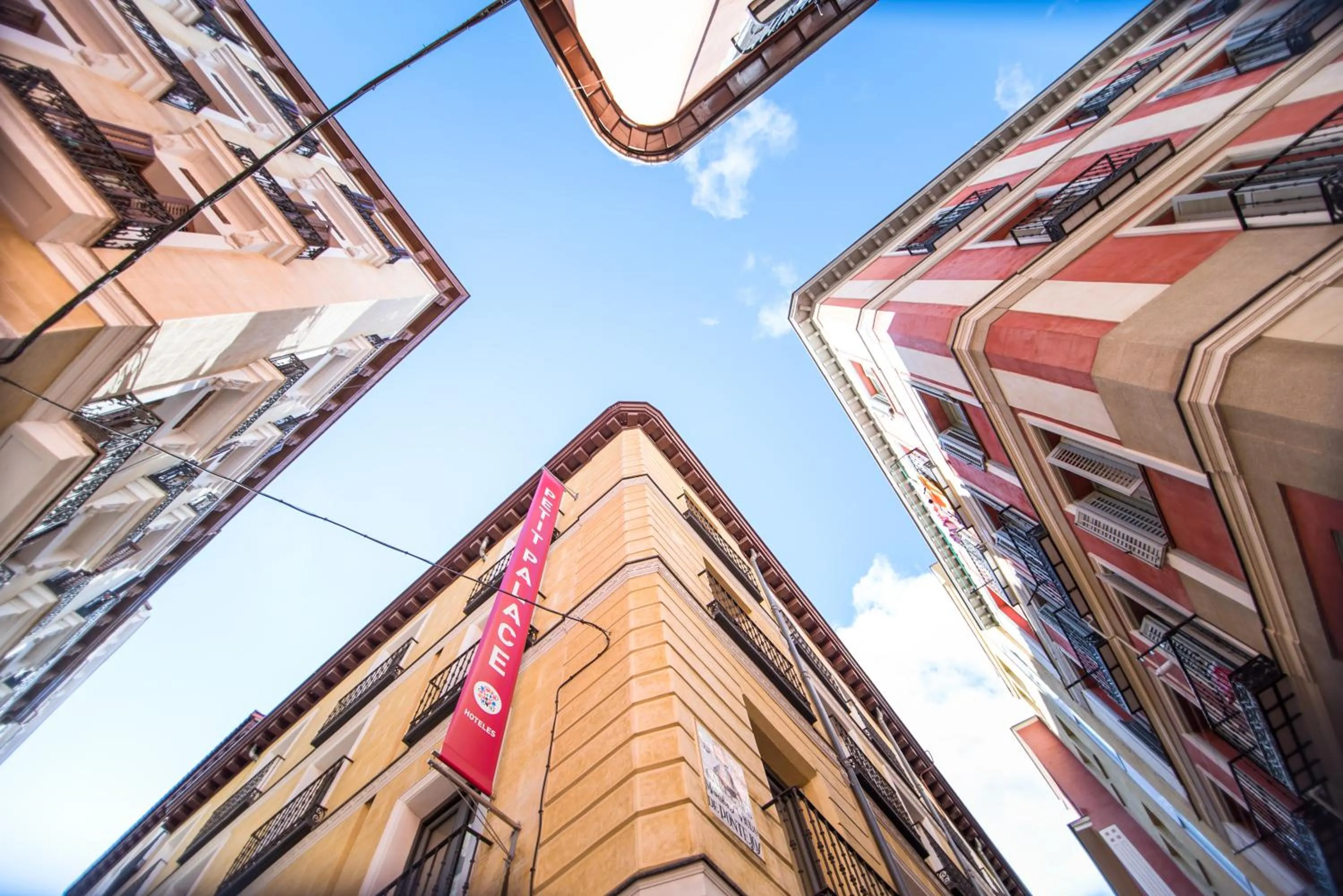 City view in Petit Palace Posada del Peine