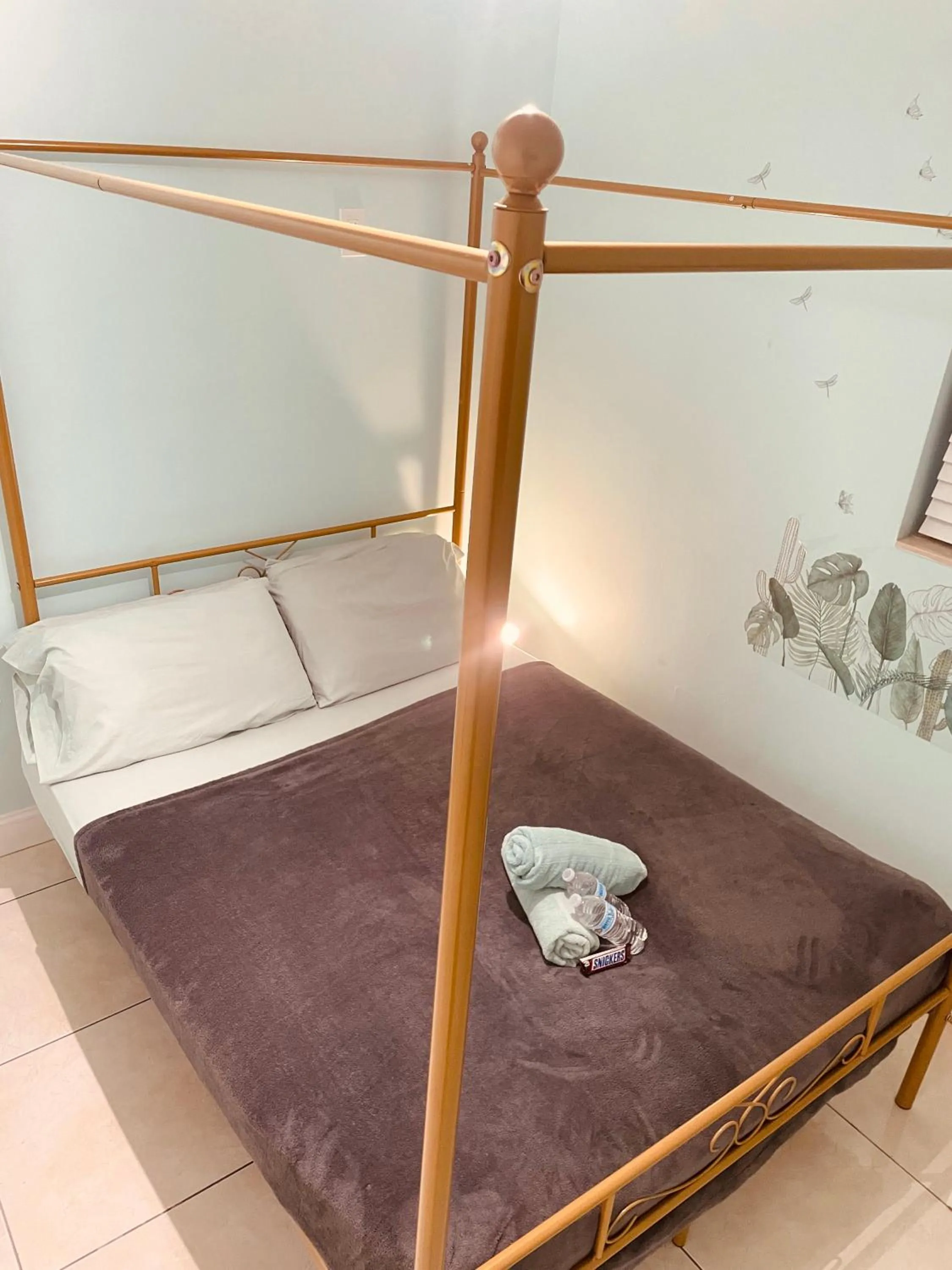 Bed in Summer Gardens