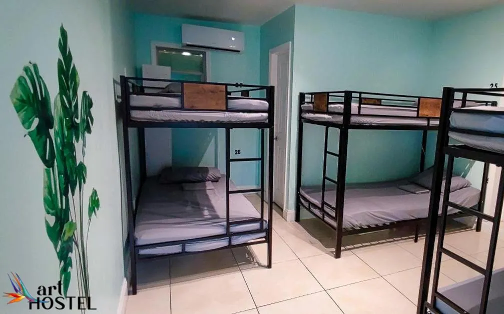 Photo of the whole room, Bed in Summer Gardens