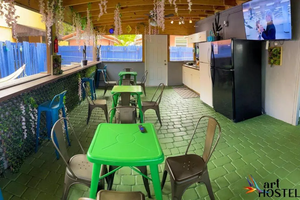 Communal lounge/ TV room in Summer Gardens