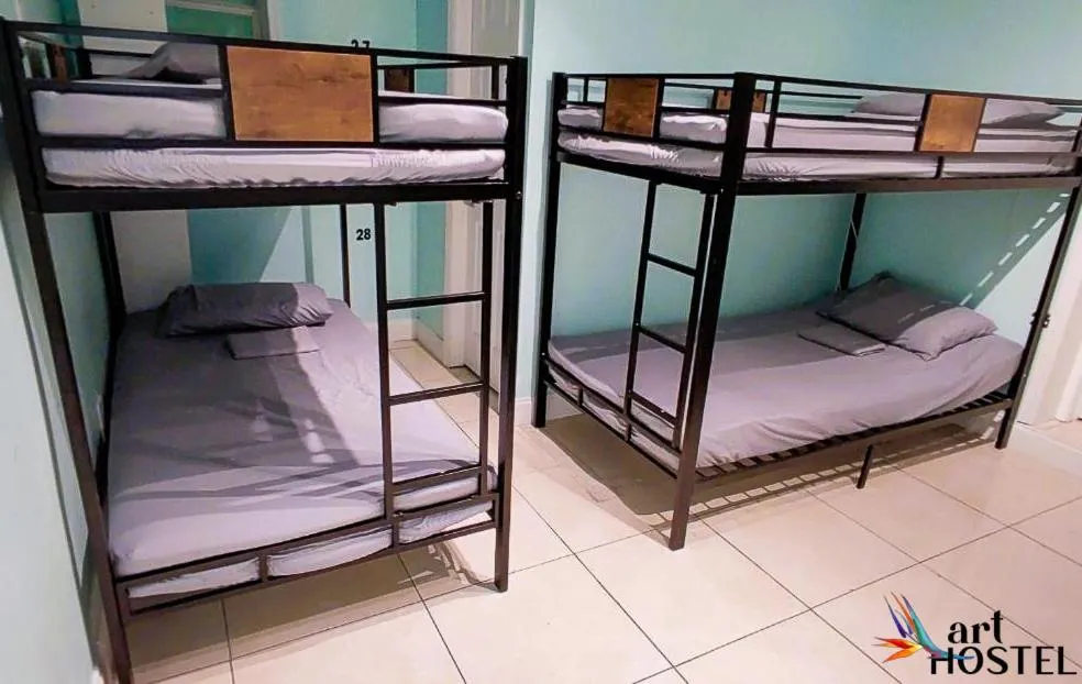 Photo of the whole room, Bed in Summer Gardens