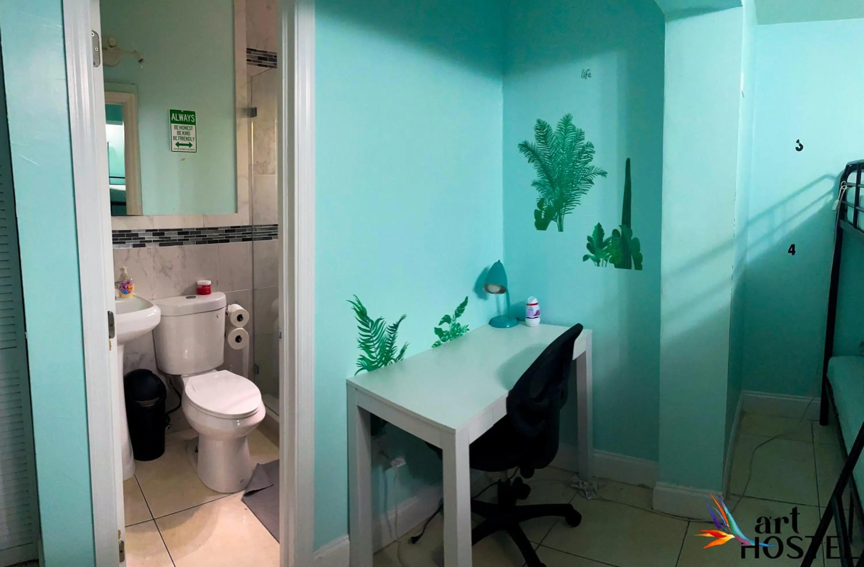 Toilet in Summer Gardens