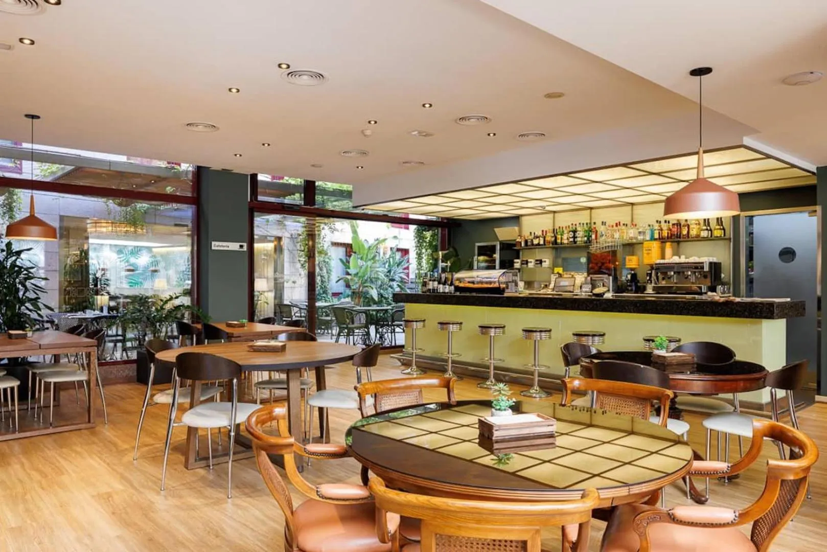 Lounge or bar in Hotel Ronda Lesseps