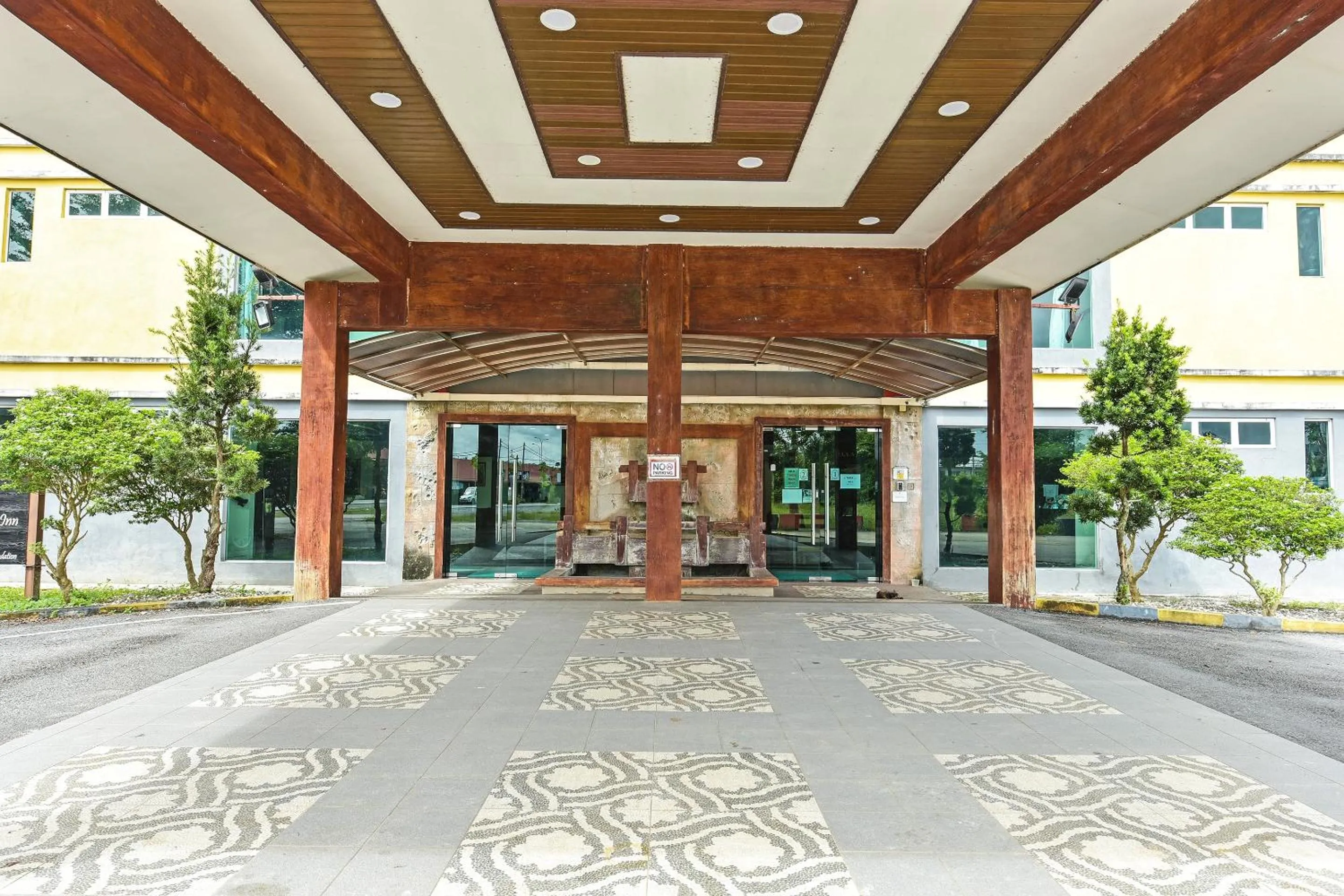 Facade/entrance in Sera Sentosa Inn