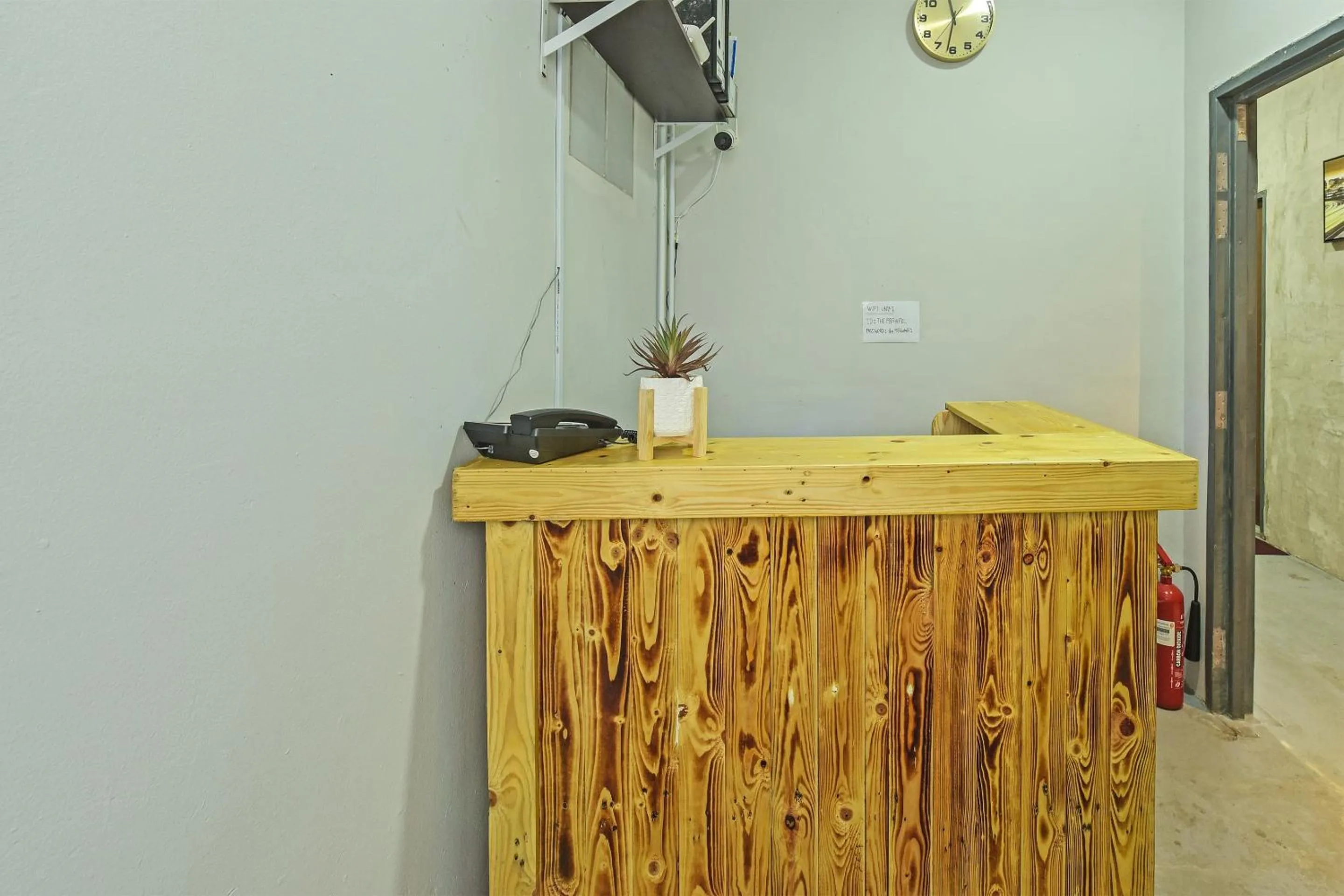 Lobby or reception in OYO 90662 The 1975 Hotel Empire