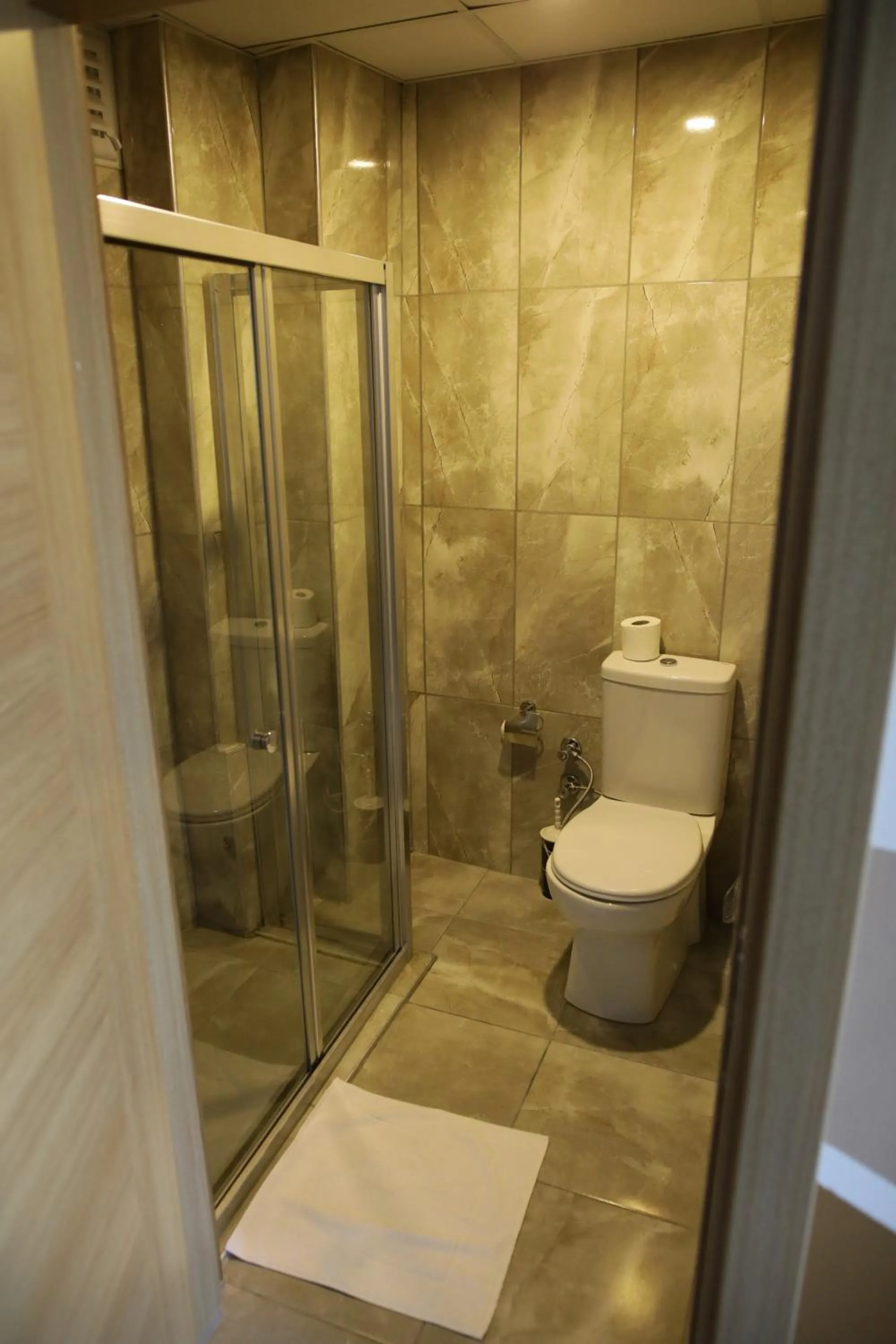 Shower in Sun Bella Konaklama