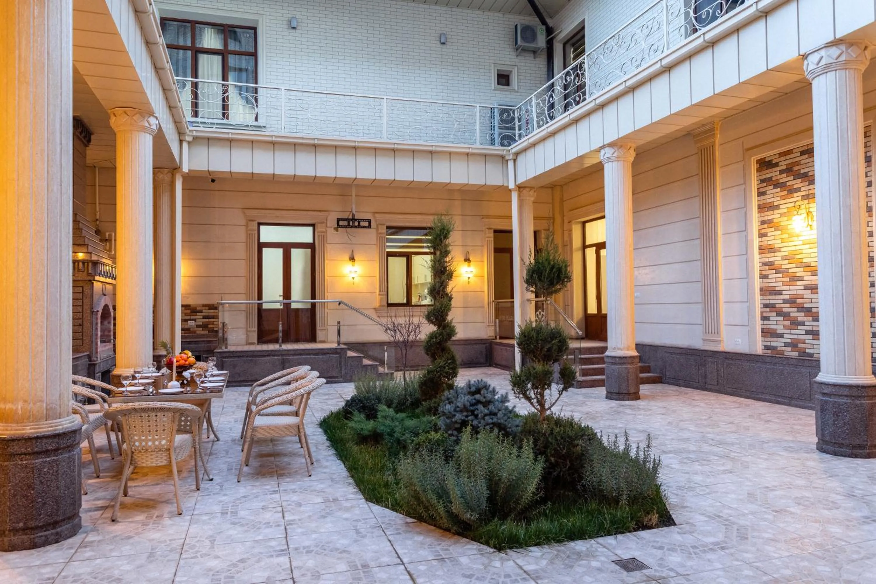 Property building in Osiyo Plaza Hotel