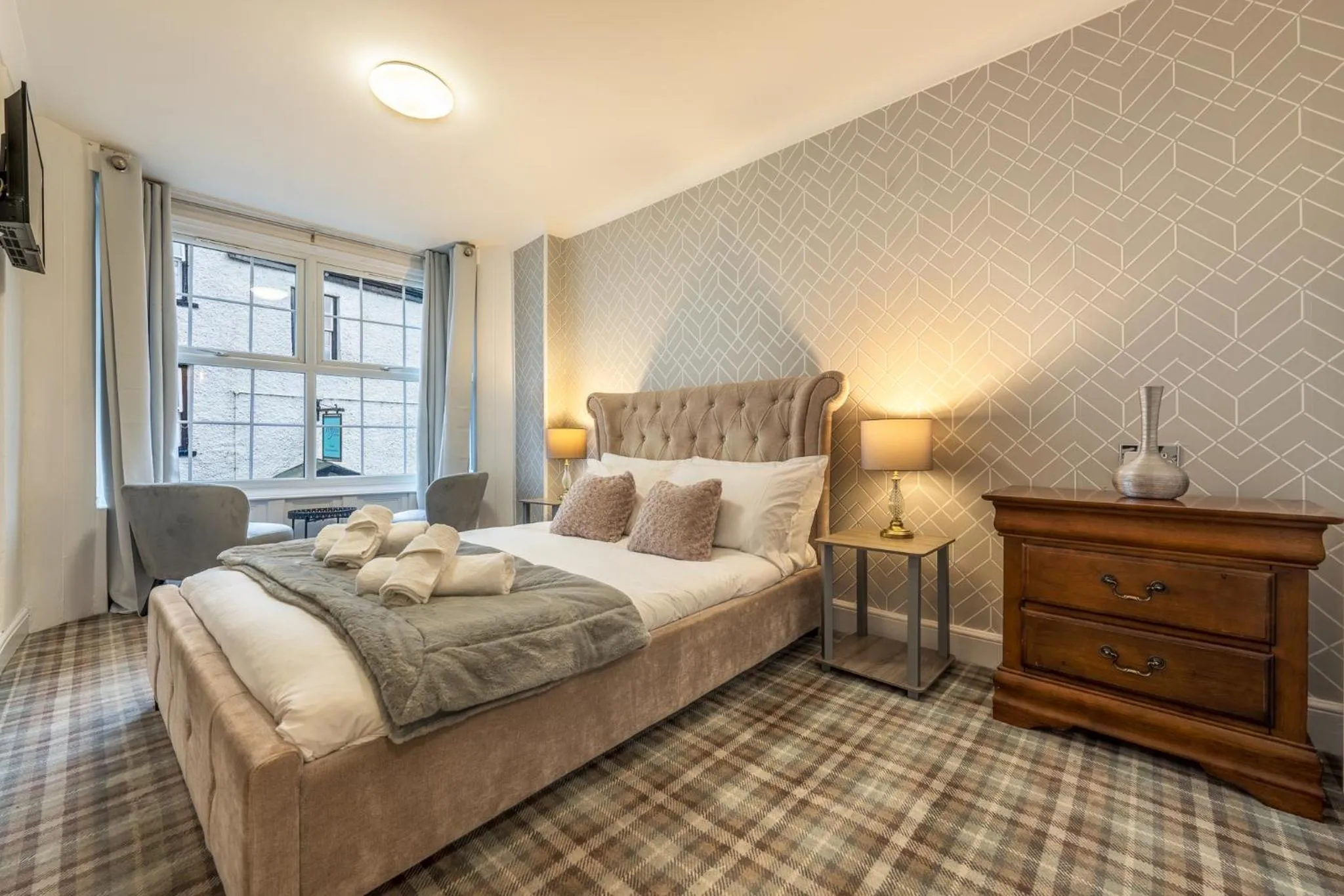 Bedroom, Bed in The Berry Boutique