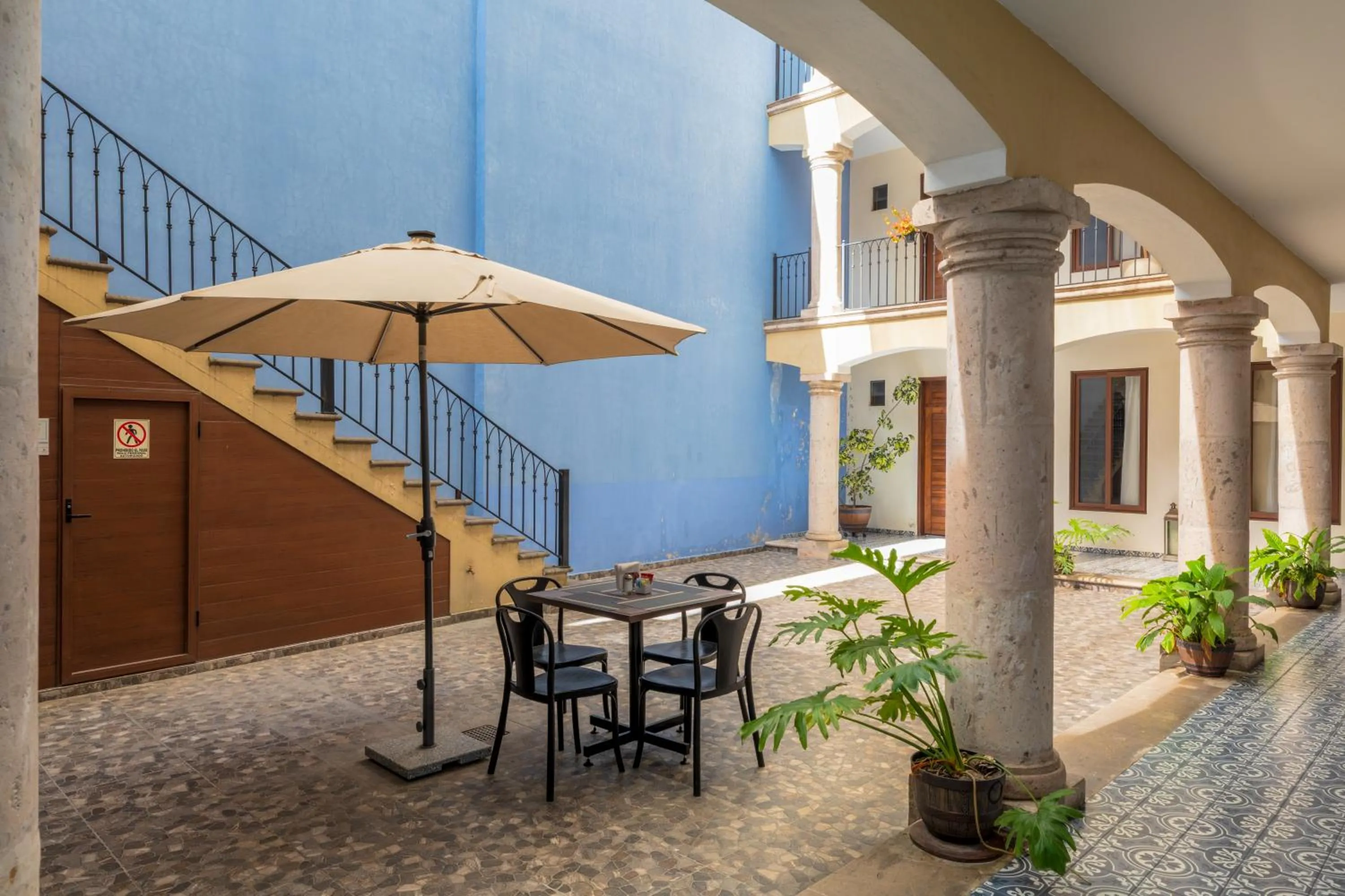 Restaurant/places to eat in Casona 1530