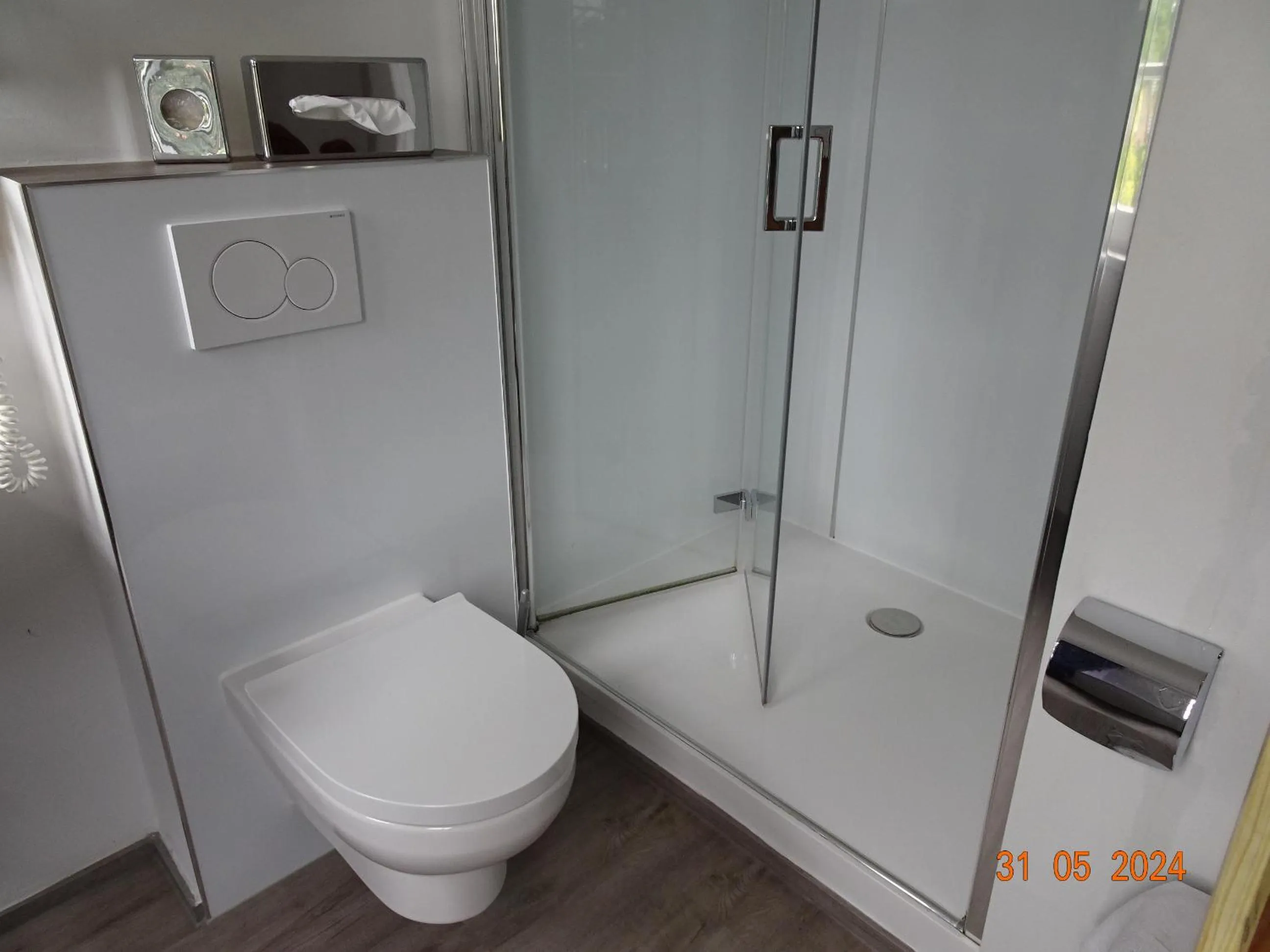 Shower in Hotel zum alten Torfkahn