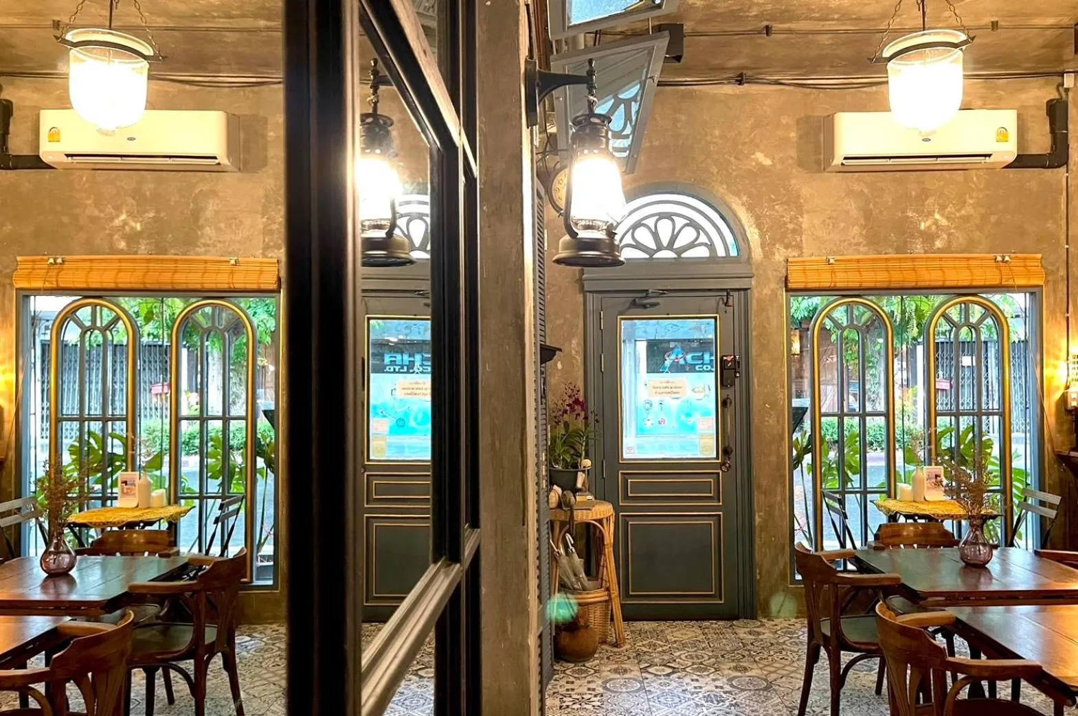 Restaurant/places to eat in Central Old Town Cottage