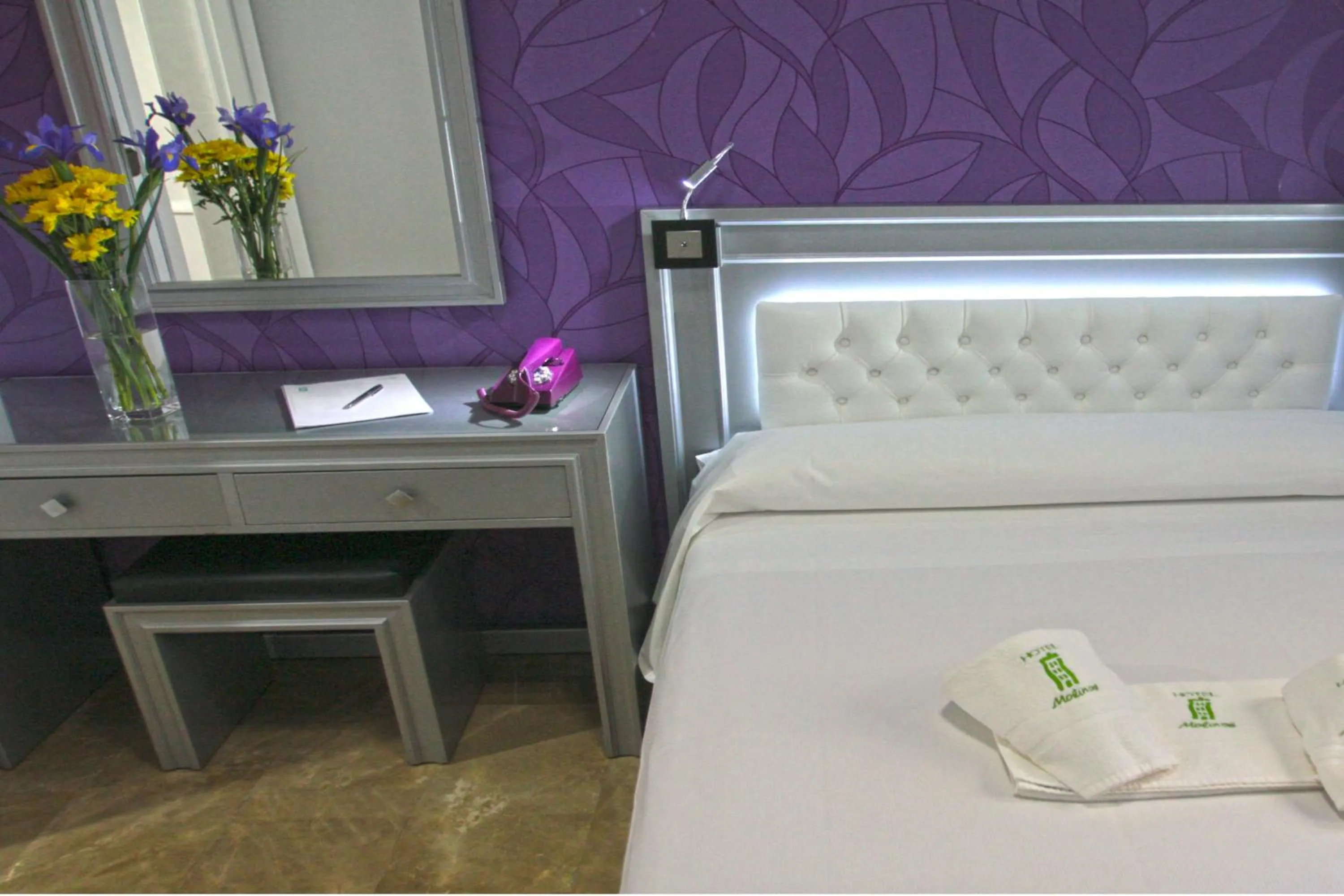 Bedroom, Bed in Hotel Molinos