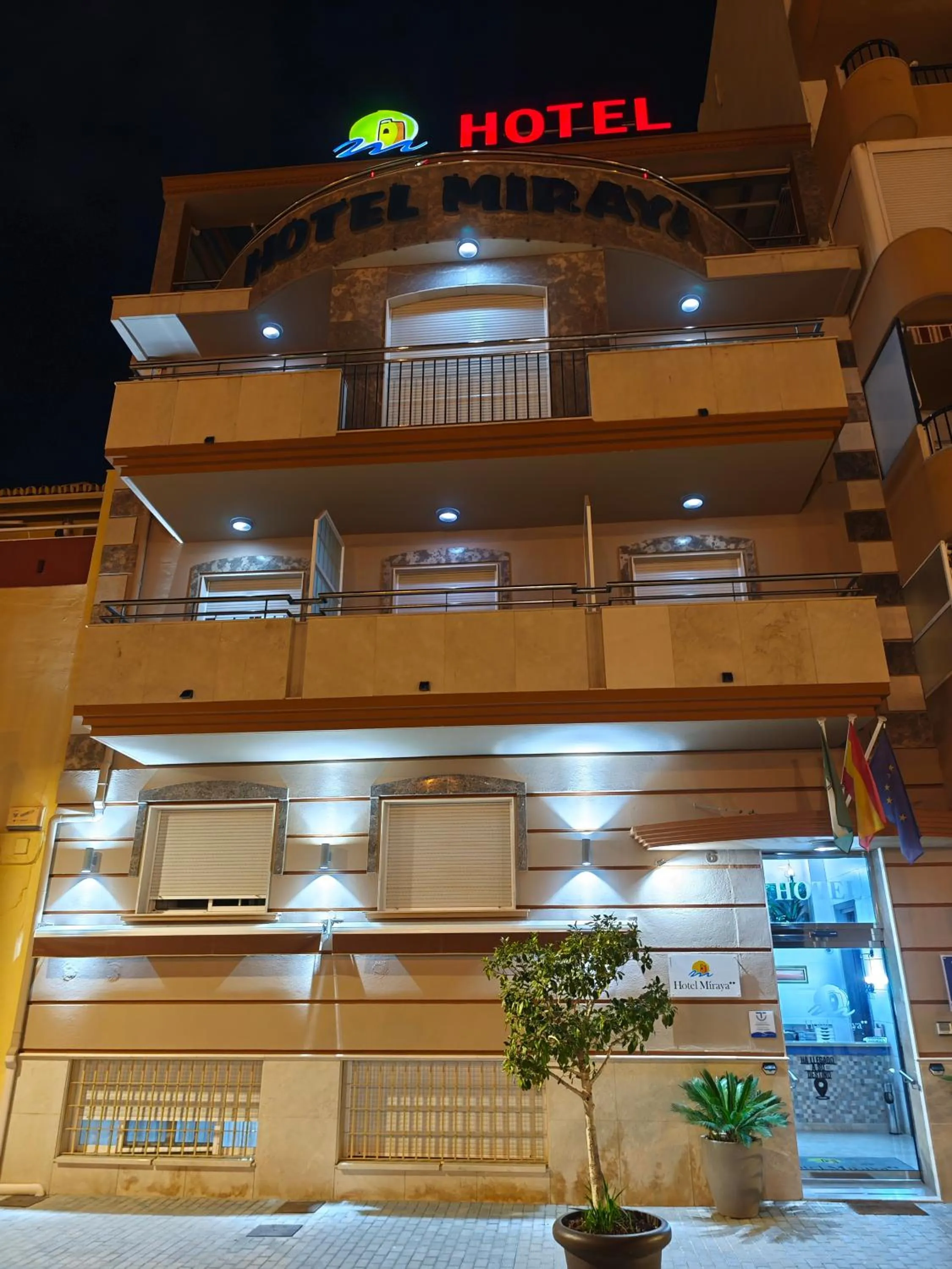Facade/entrance in Hotel Miraya Beach