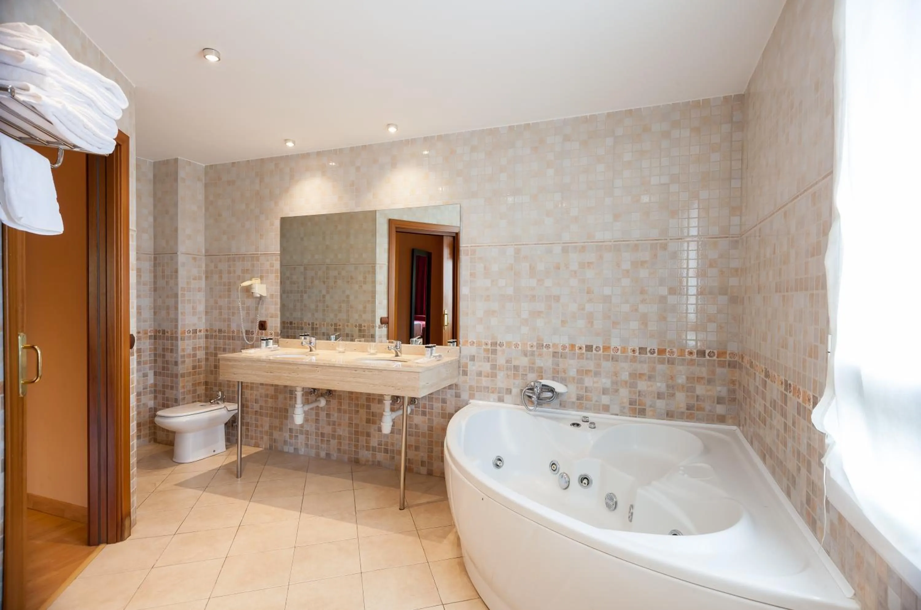 Bathroom in Hotel Andia