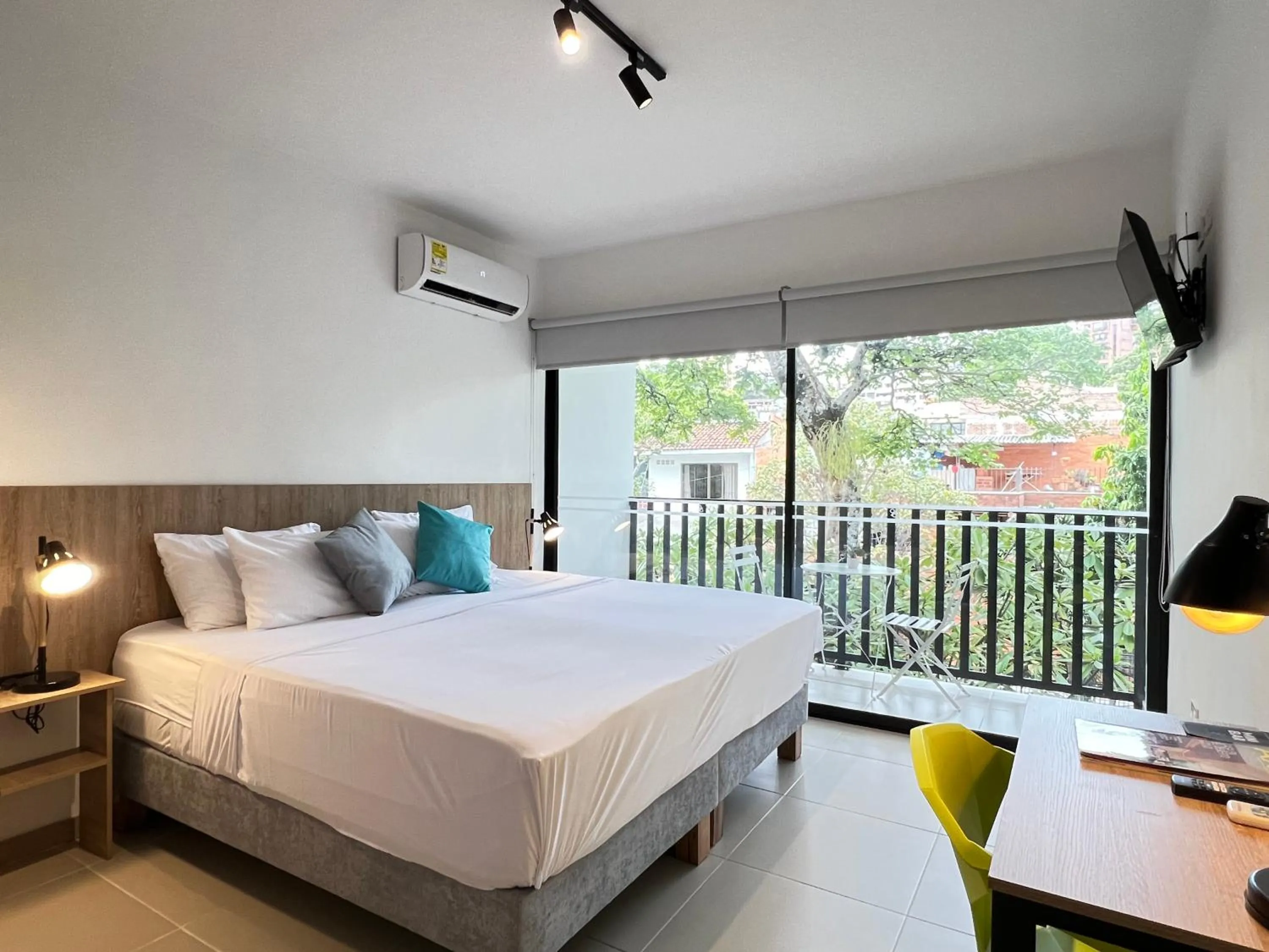 Photo of the whole room, Bed in HOTEL 9.5 SAN FERNANDO