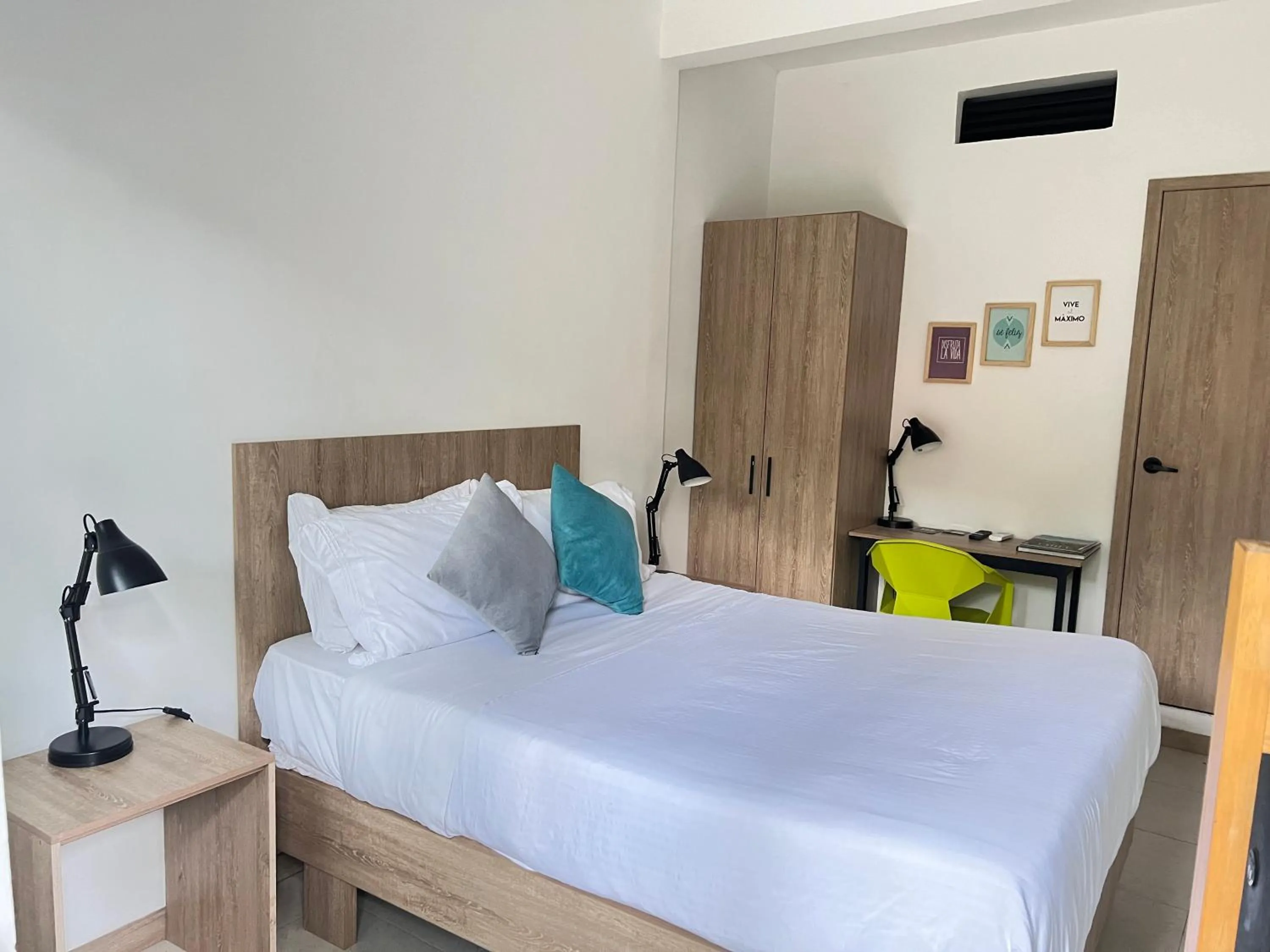 Photo of the whole room, Bed in HOTEL 9.5 SAN FERNANDO