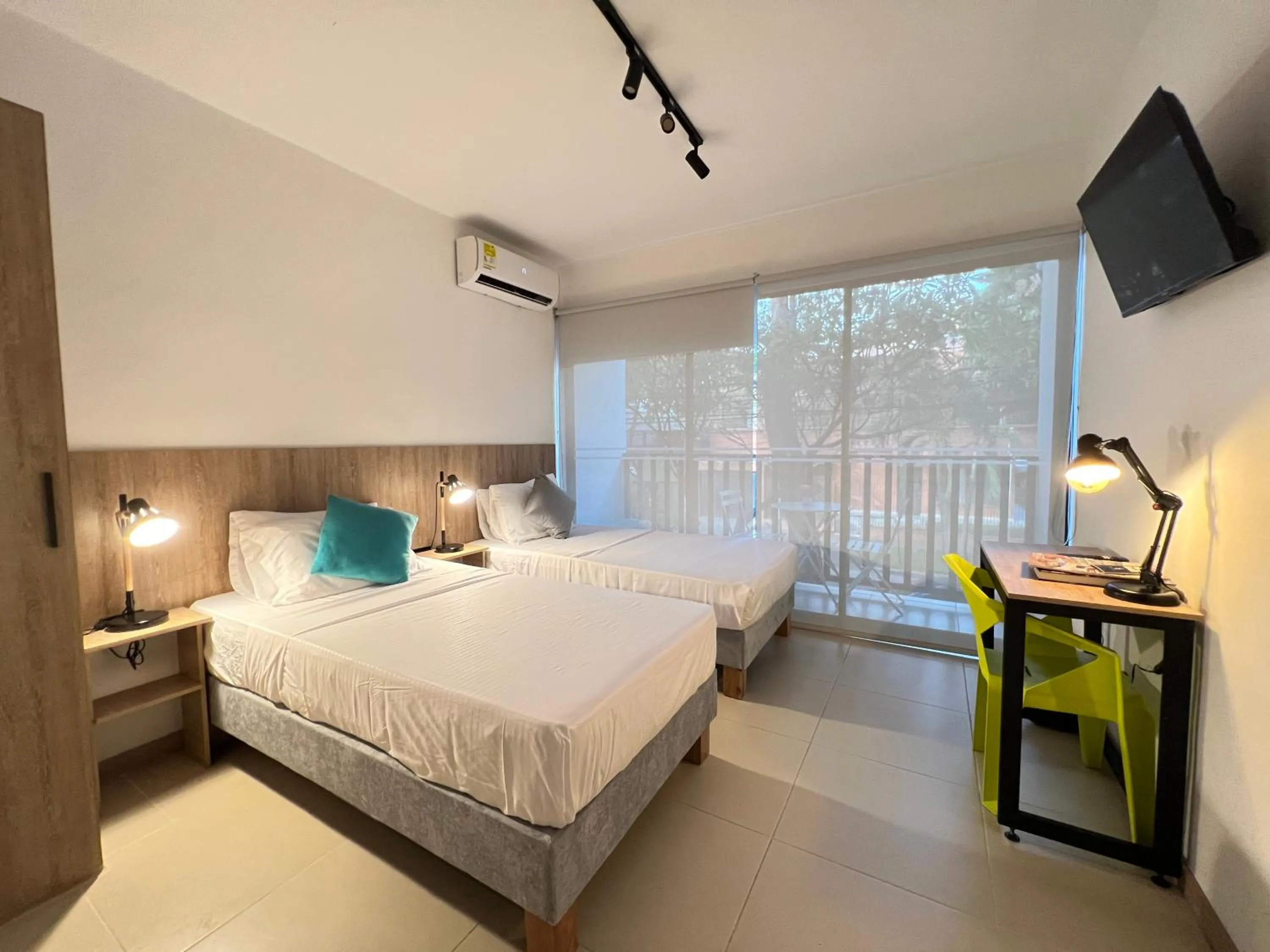 Photo of the whole room, Bed in HOTEL 9.5 SAN FERNANDO