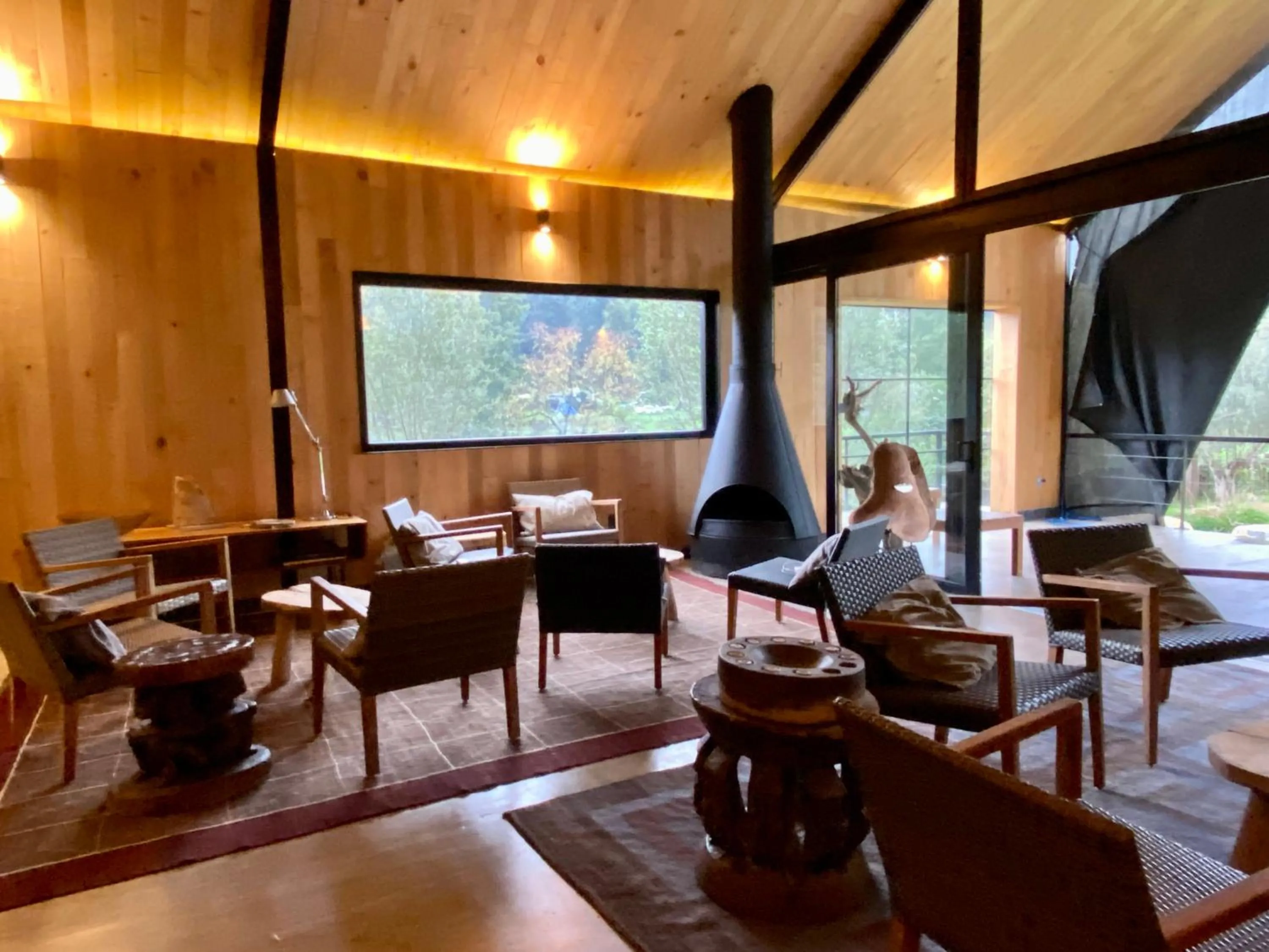 Seating area in SUR ono SUR Lodge