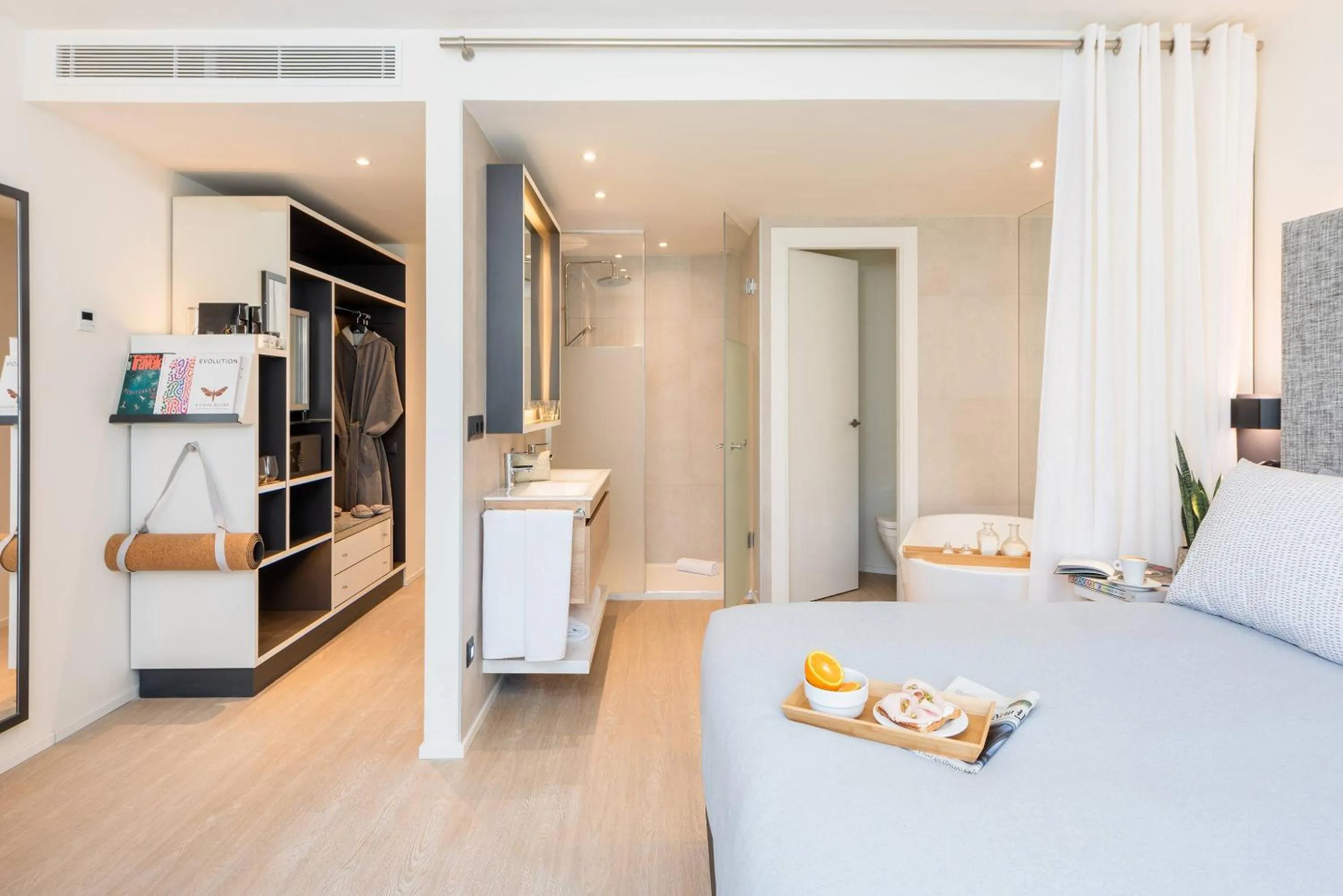 Bed in INNSiDE Zaragoza