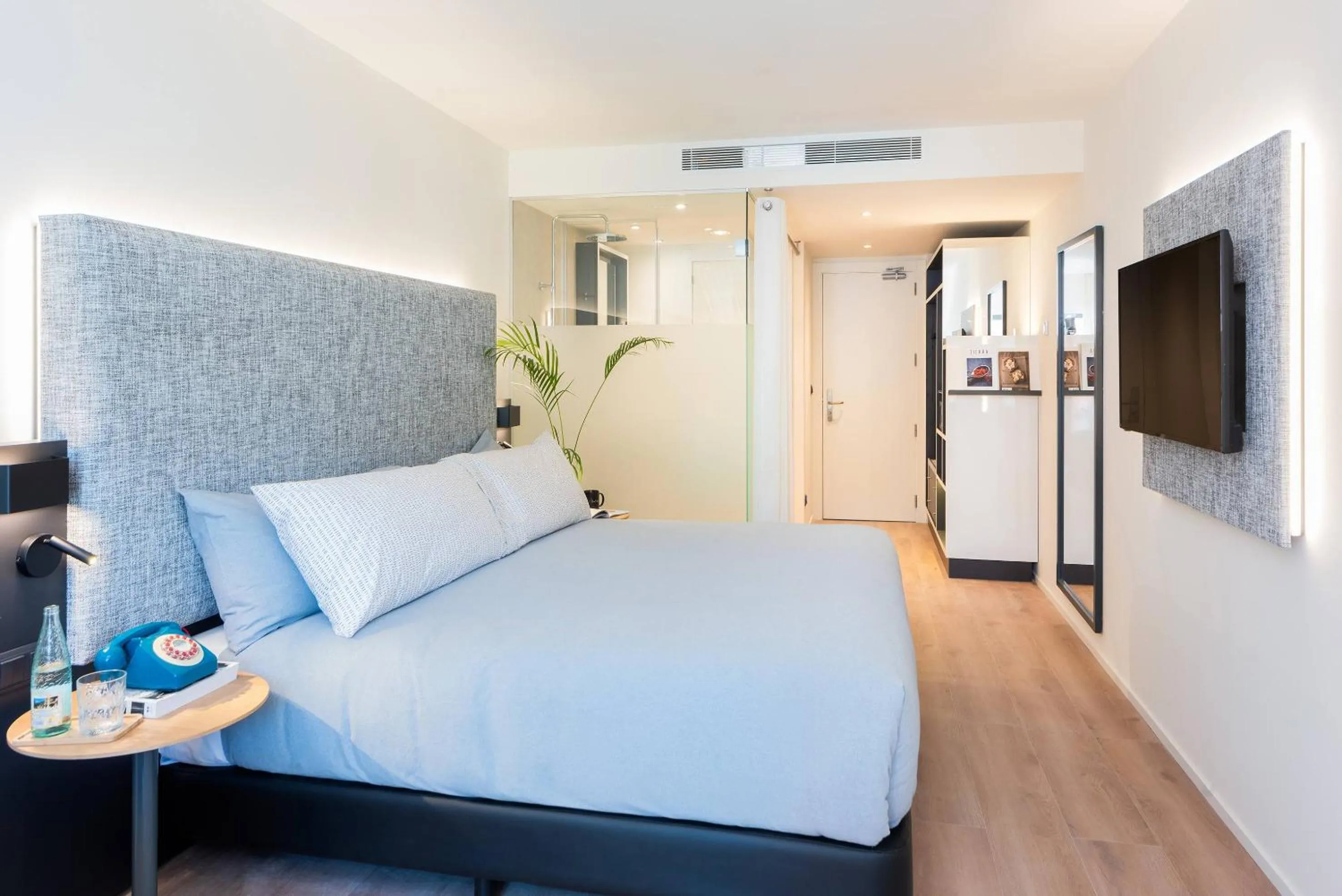 Bed in INNSiDE Zaragoza