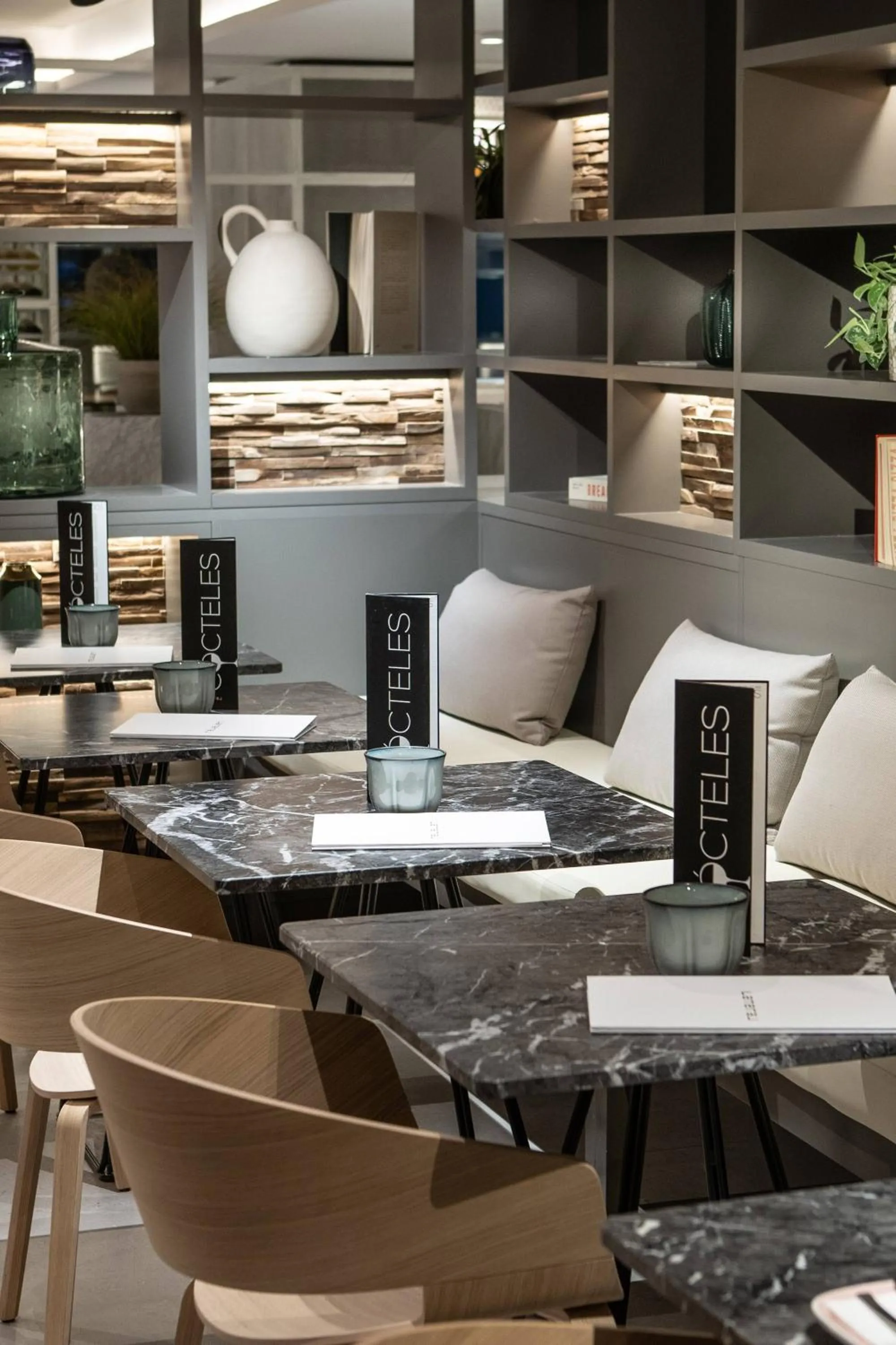 Restaurant/places to eat in INNSiDE Zaragoza