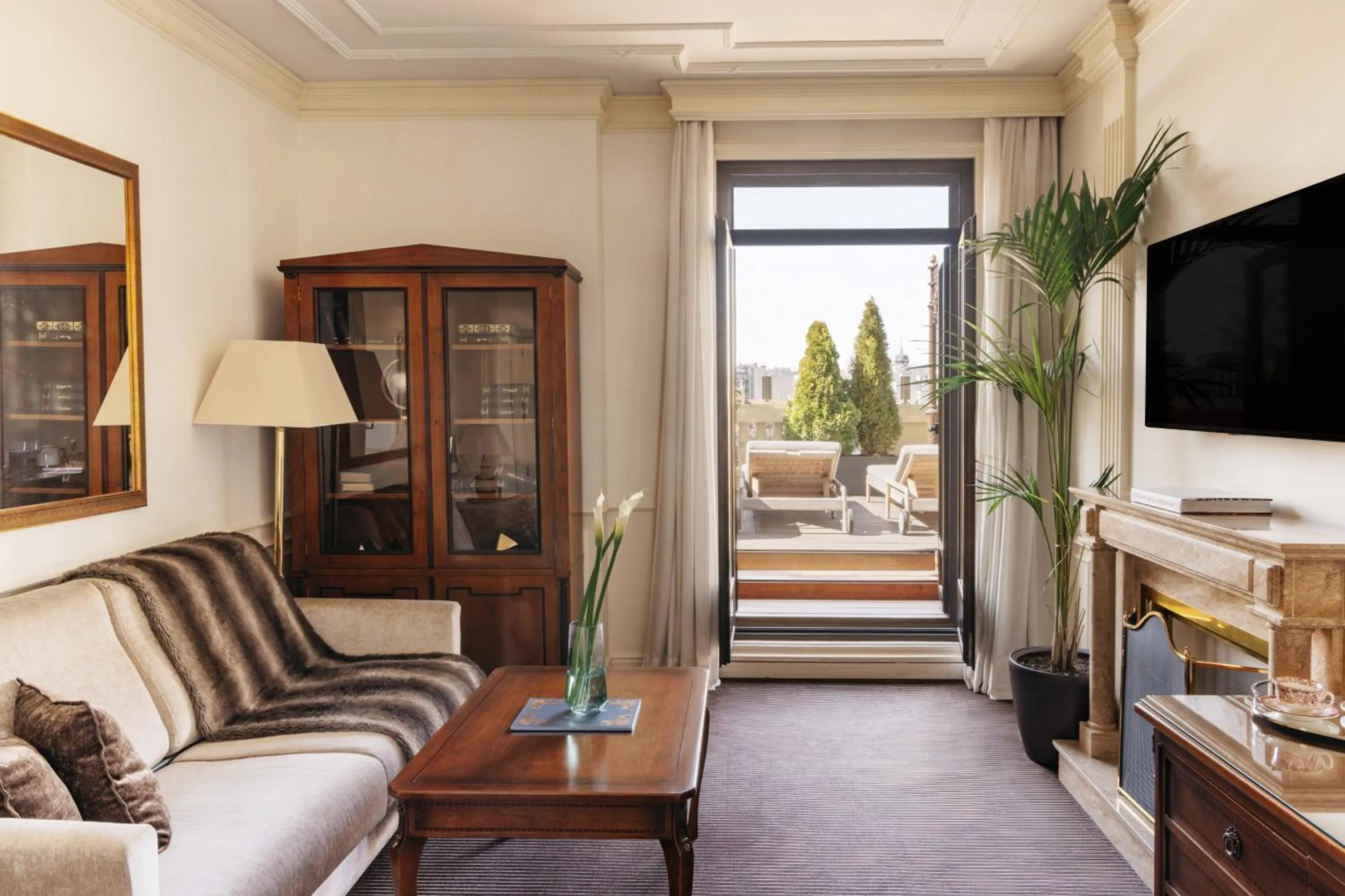 Communal lounge/ TV room in Hotel Fenix Gran Meliá - The Leading Hotels of the World