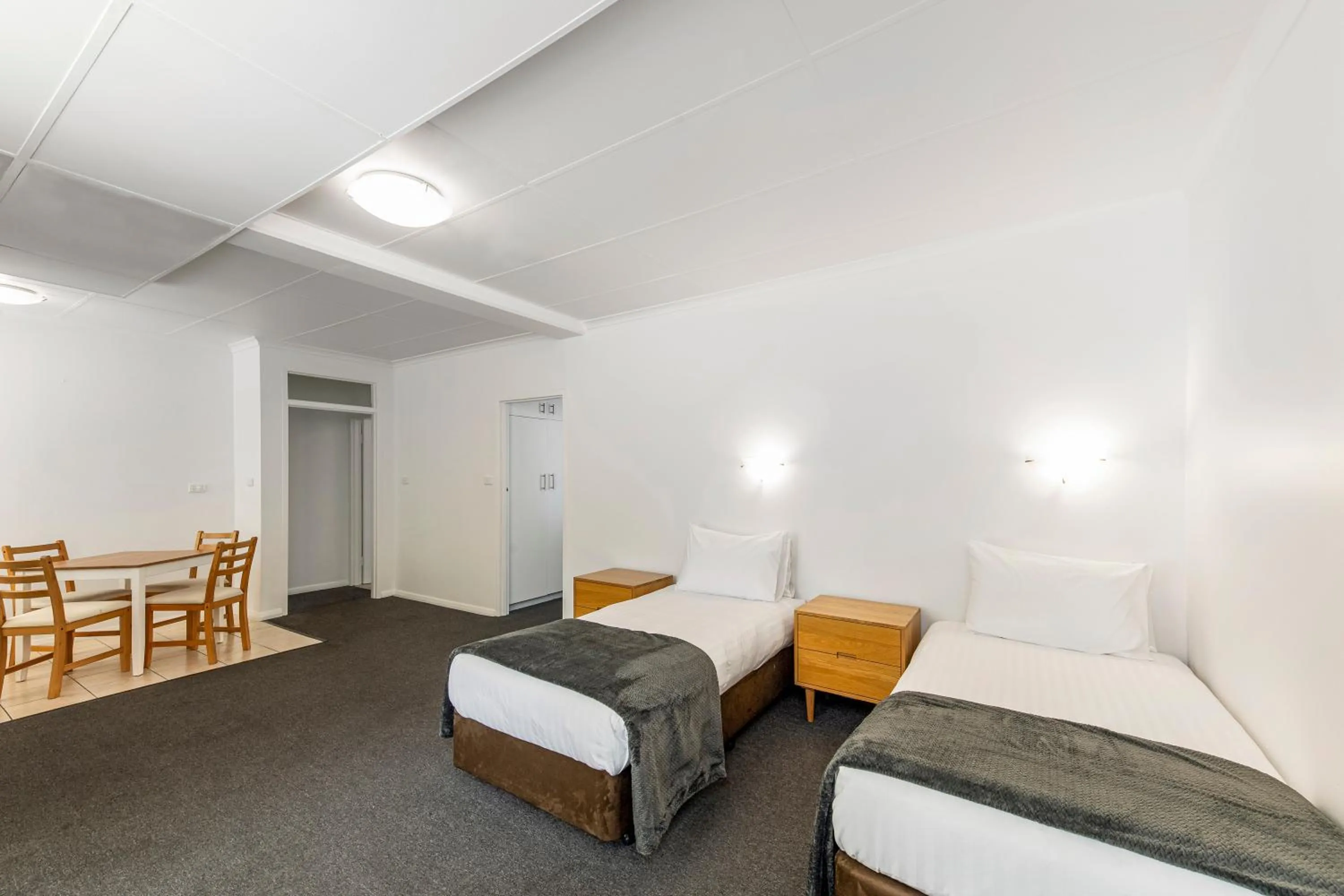 Bed in Econo Lodge East Adelaide