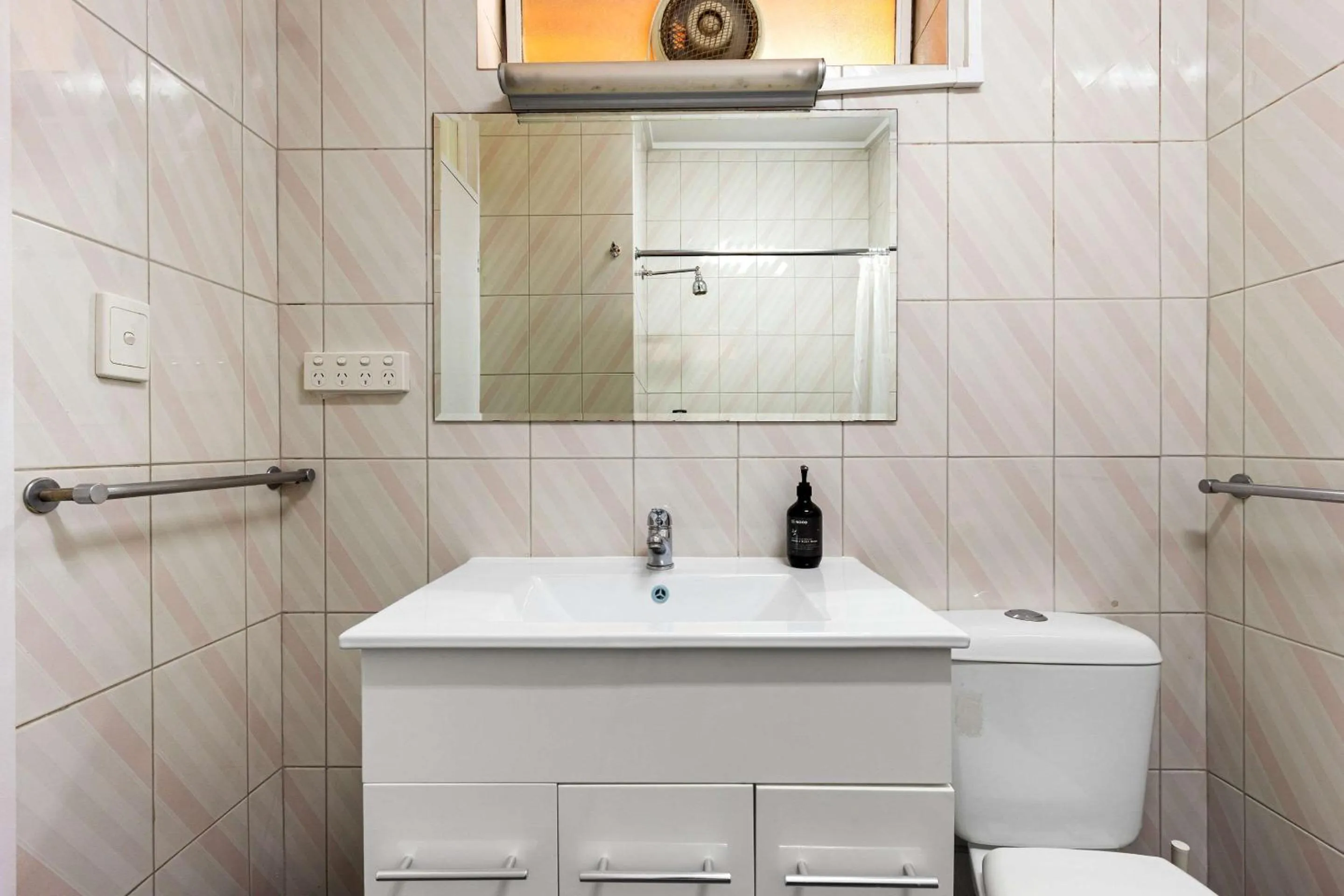 Bedroom in Econo Lodge East Adelaide