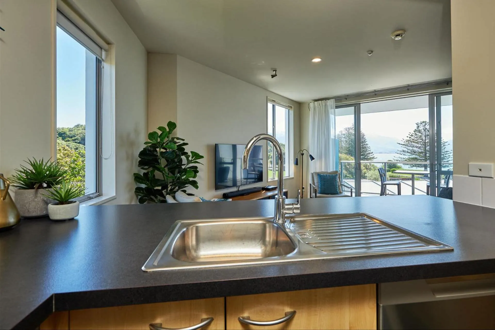 Kitchen or kitchenette in Waves on the Esplanade