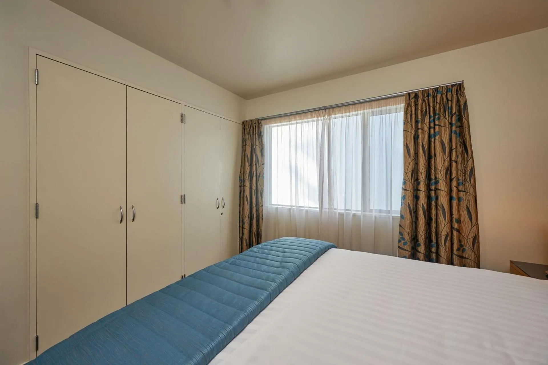 Bed in Waves on the Esplanade