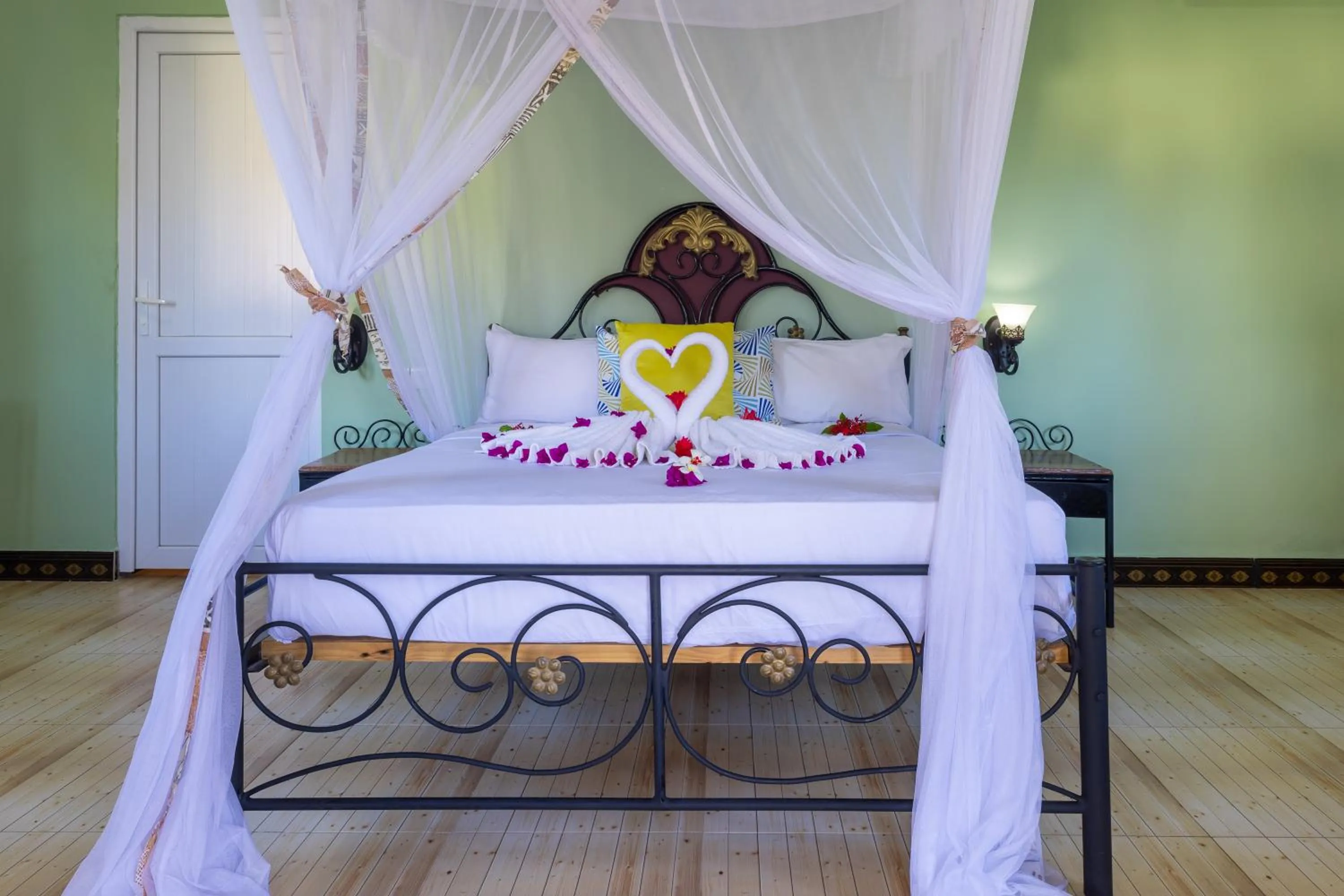 Bed in F-Zeen Boutique Hotel Zanzibar