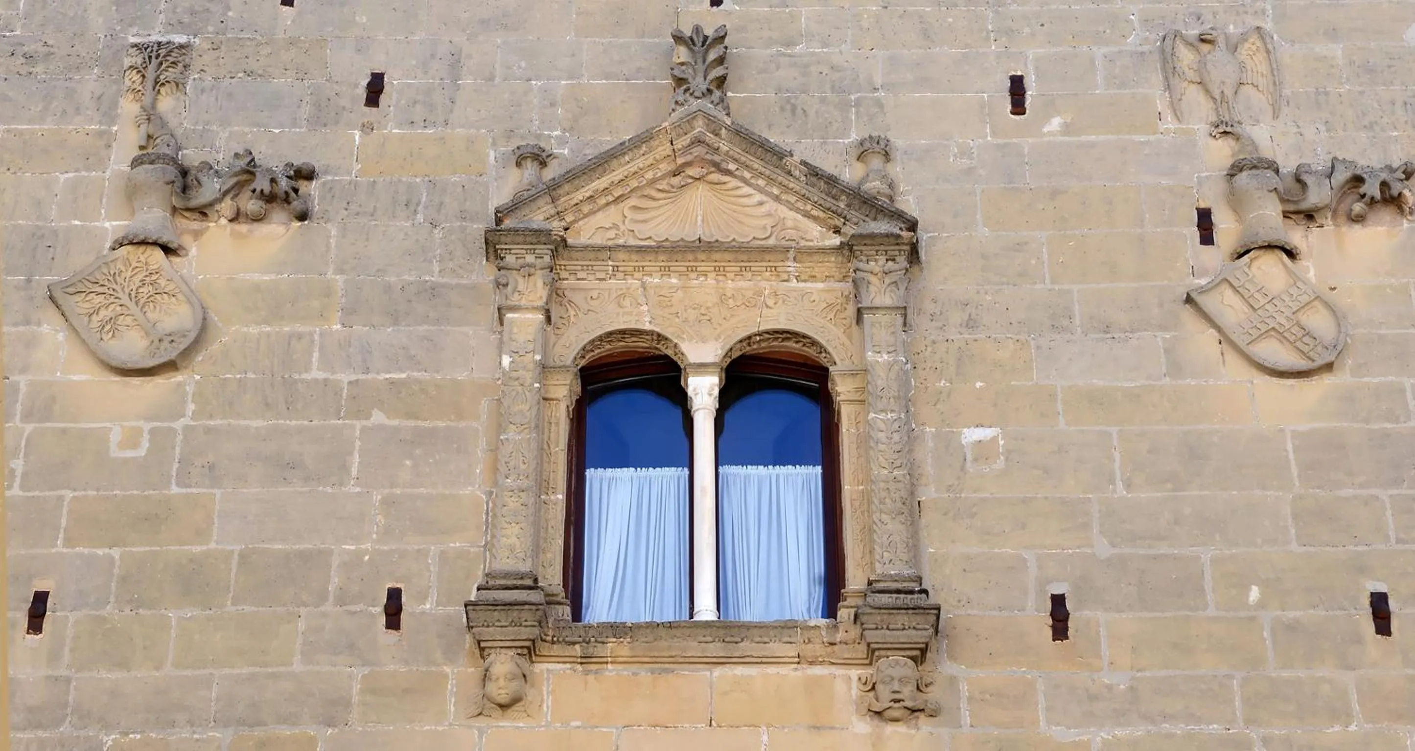 Facade/entrance in Hotel Cetina Palacio de los Salcedo