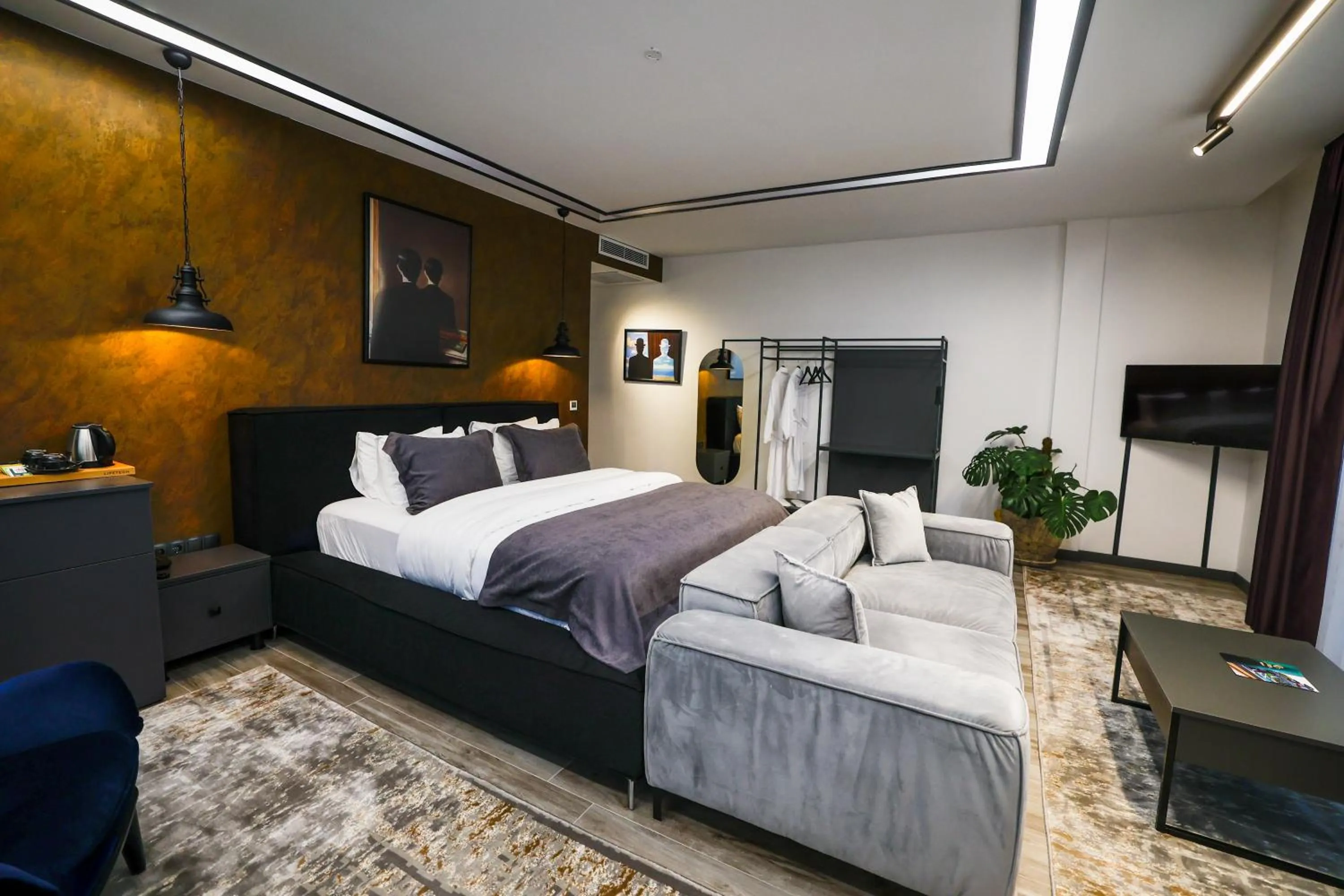 Photo of the whole room, Bed in Çathan Art Hotel