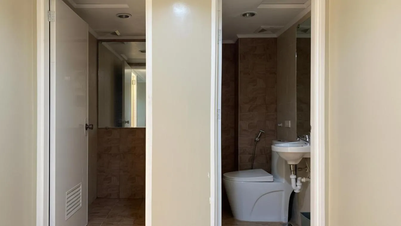 Shower in Misty Hills