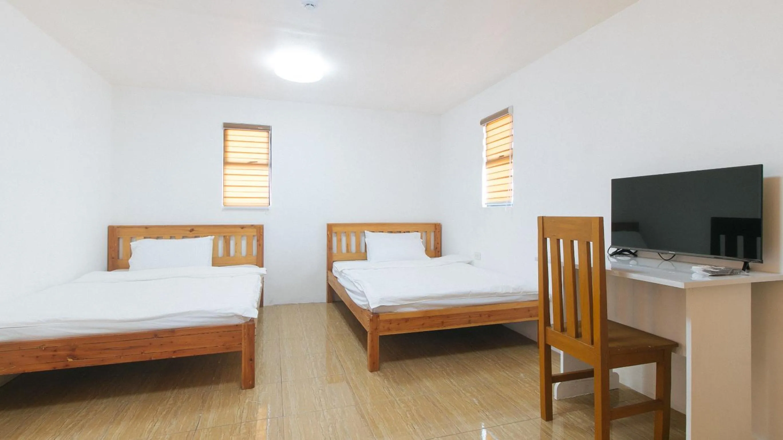 Bed in RedDoorz @ Alquiza Residences Paranaque