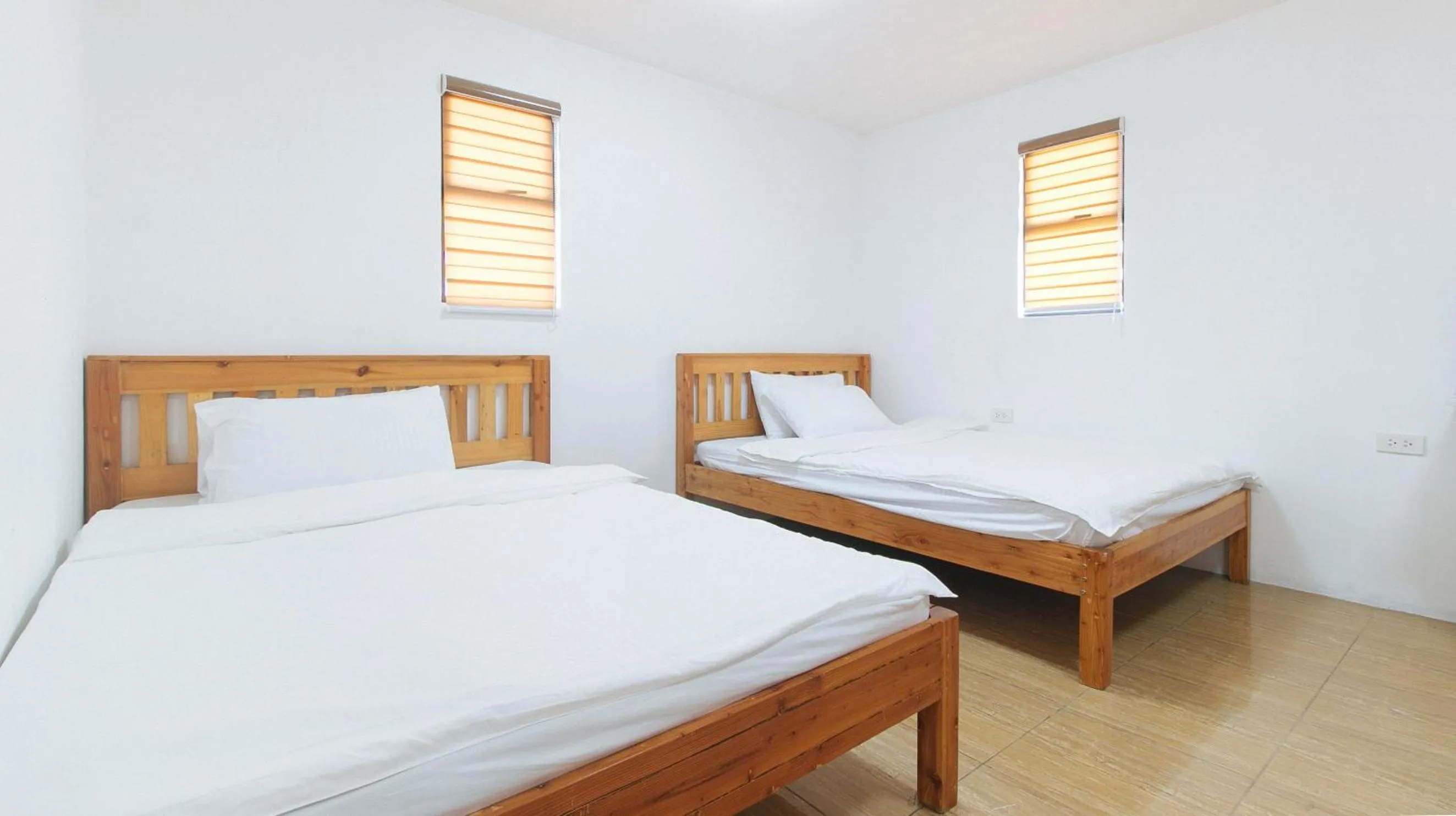 Bed in RedDoorz @ Alquiza Residences Paranaque