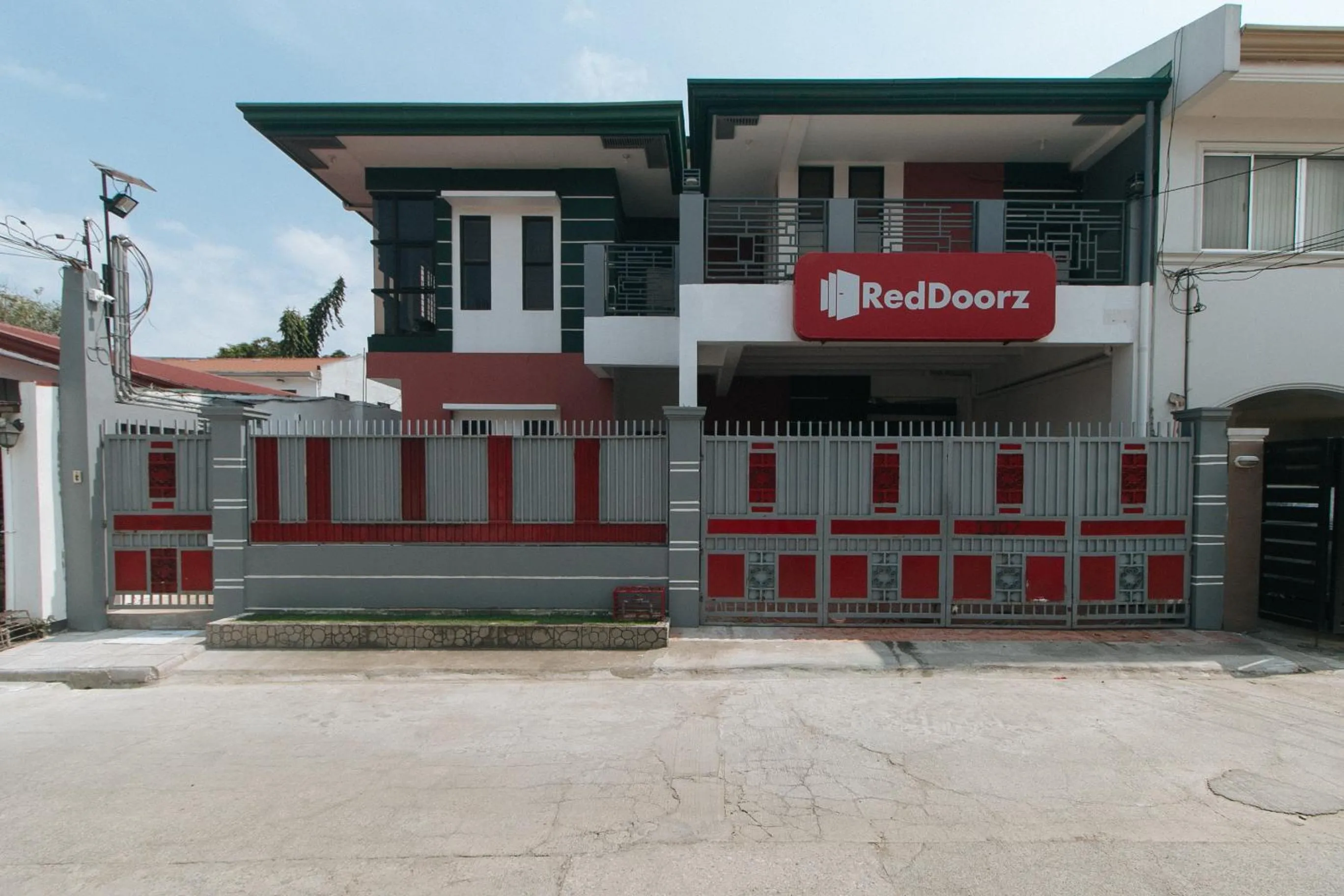 Property building in RedDoorz @ Alquiza Residences Paranaque