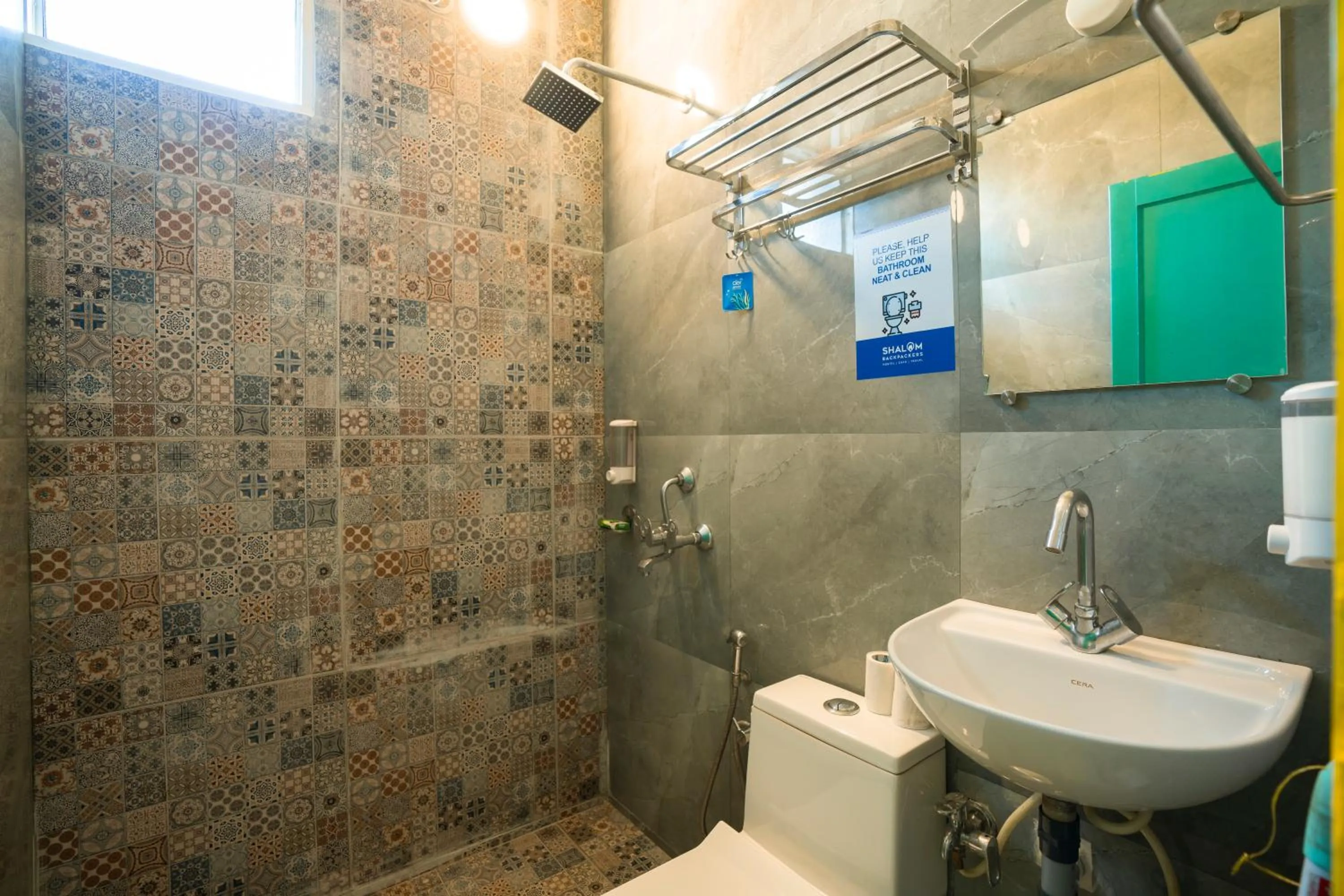 Bathroom in Shalom Backpackers Anjuna Goa