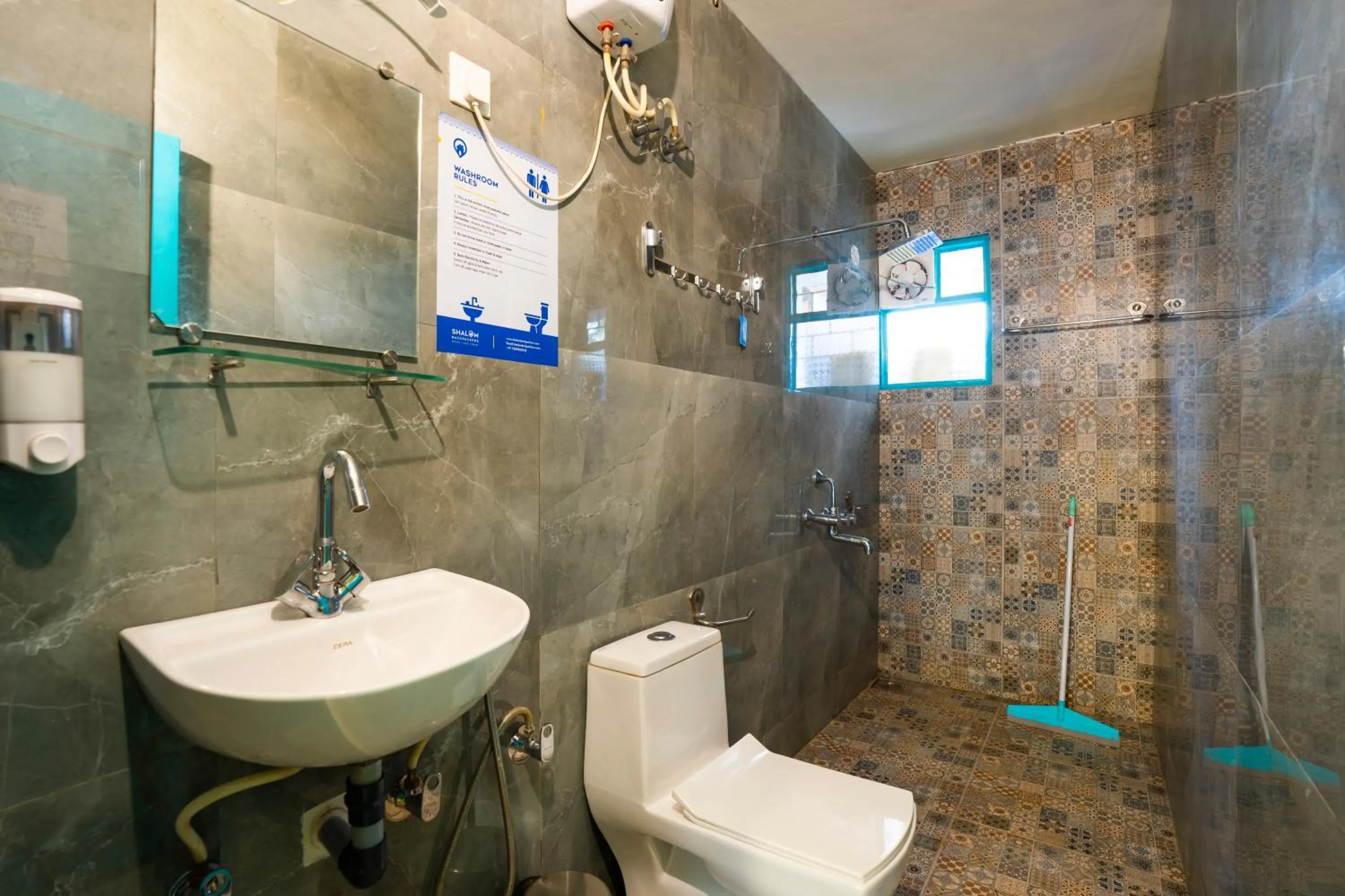 Shower in Shalom Backpackers Anjuna Goa