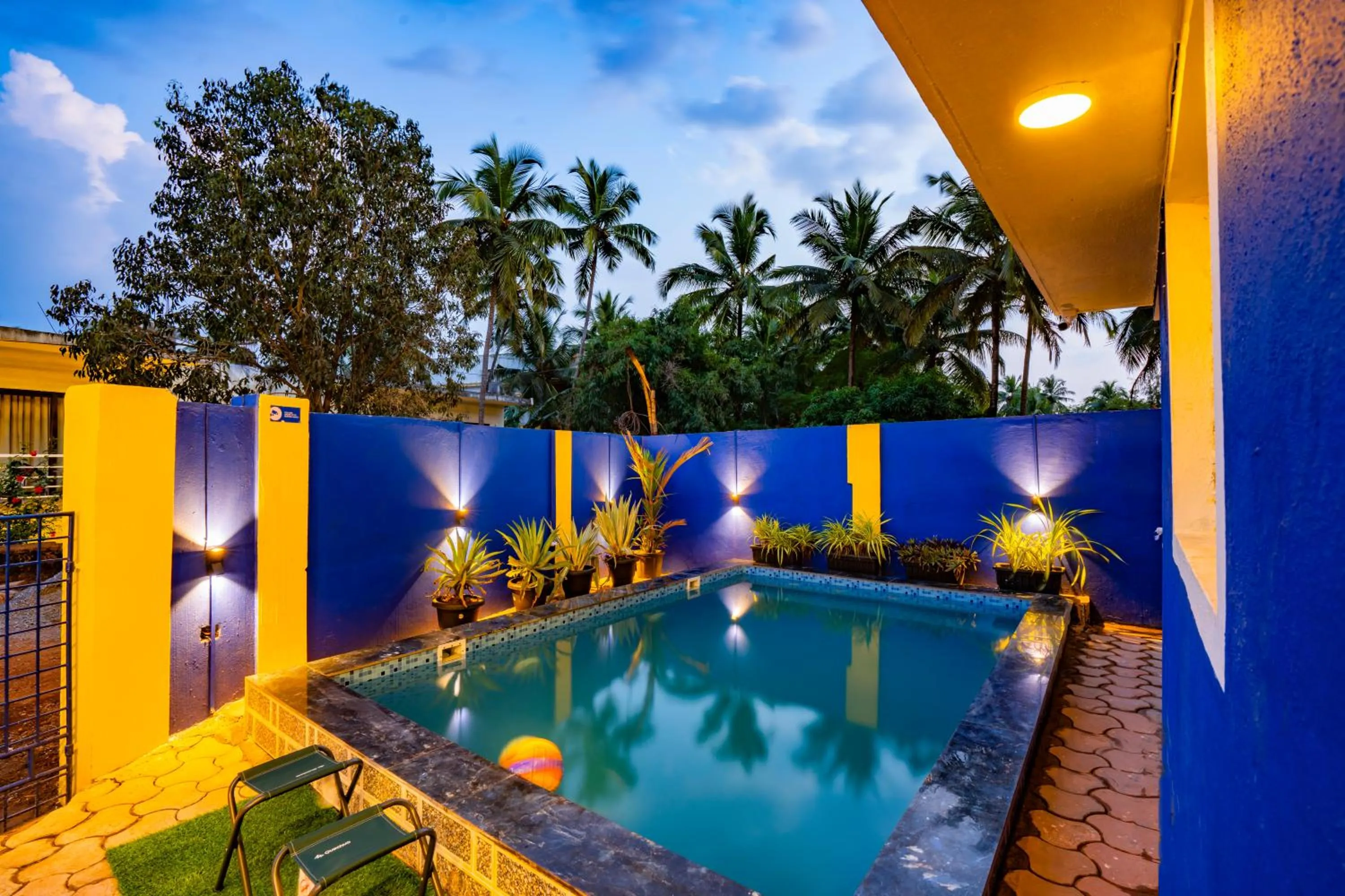 Pool view in Shalom Backpackers Anjuna Goa