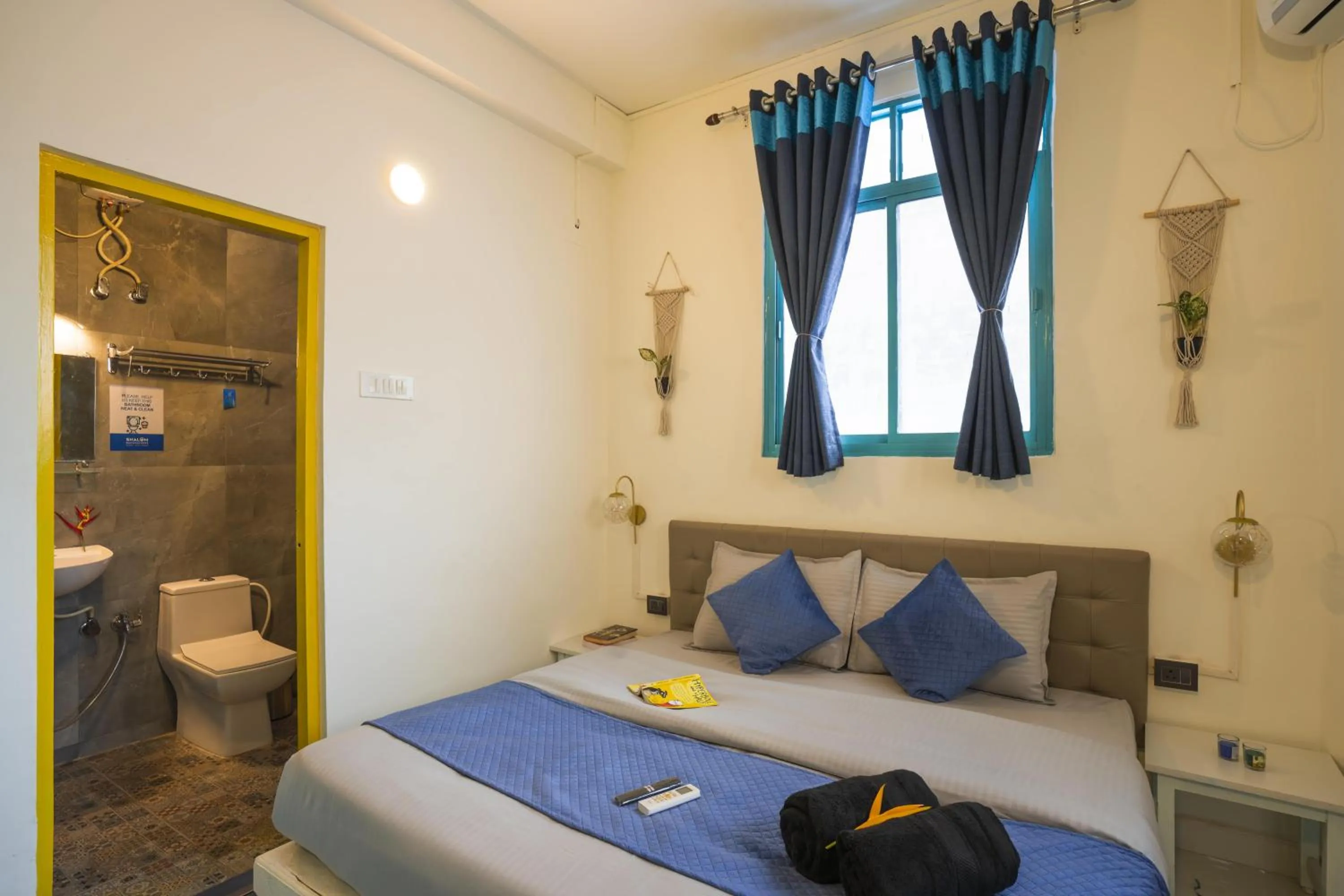 Bed in Shalom Backpackers Anjuna Goa