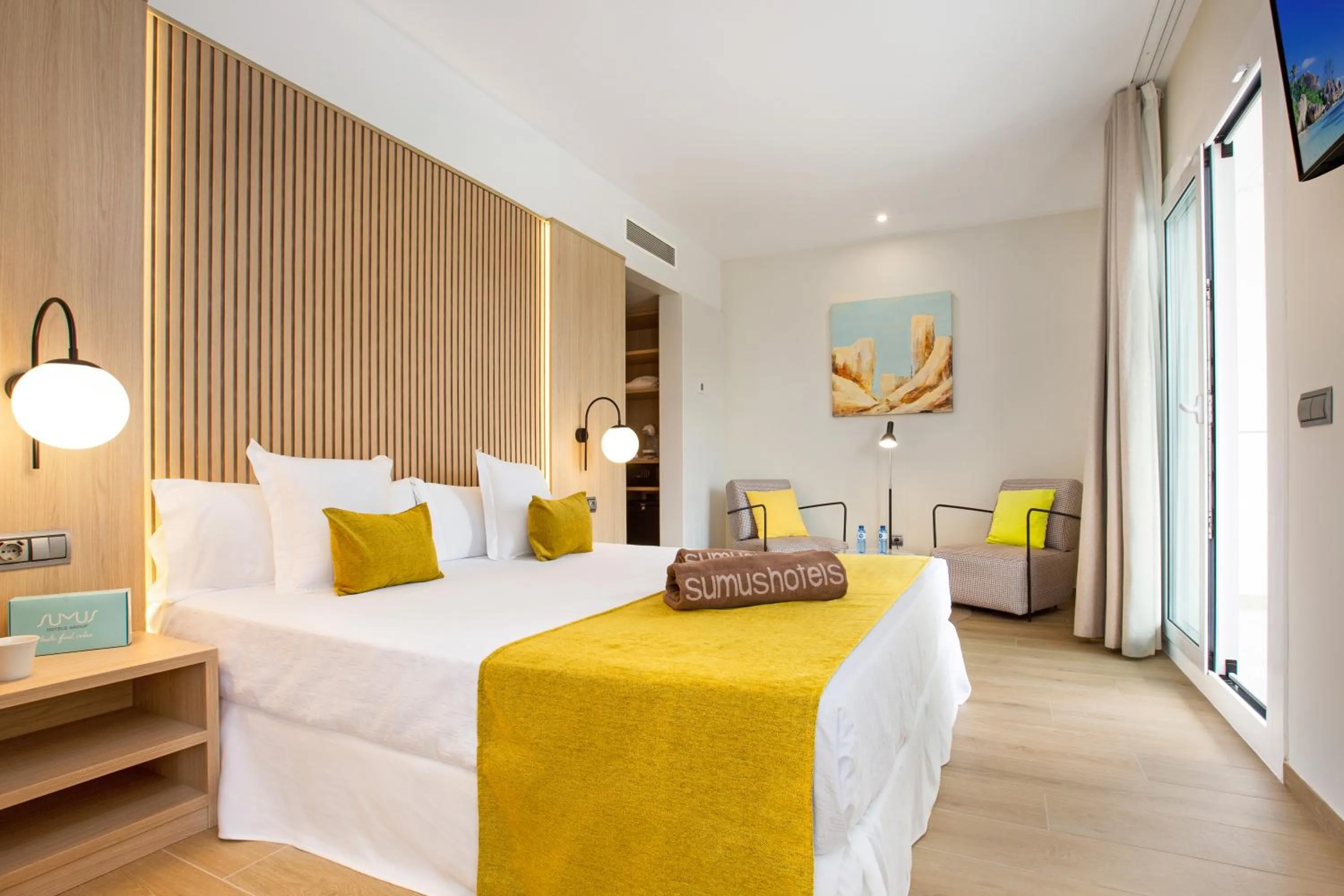 Bed in Sumus Hotel Monteplaya & SPA 4Sup - Adults Only